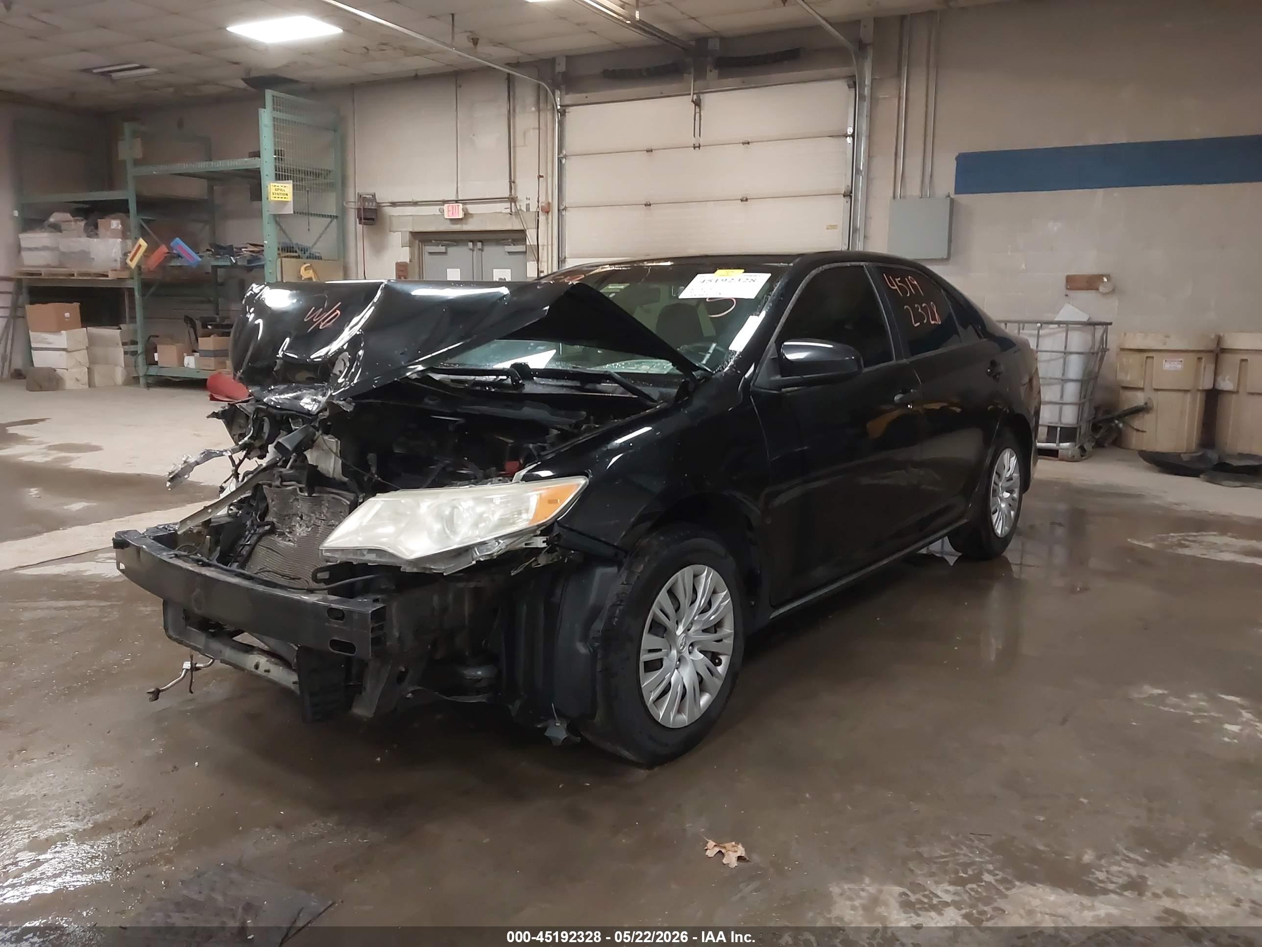 TOYOTA CAMRY image 2