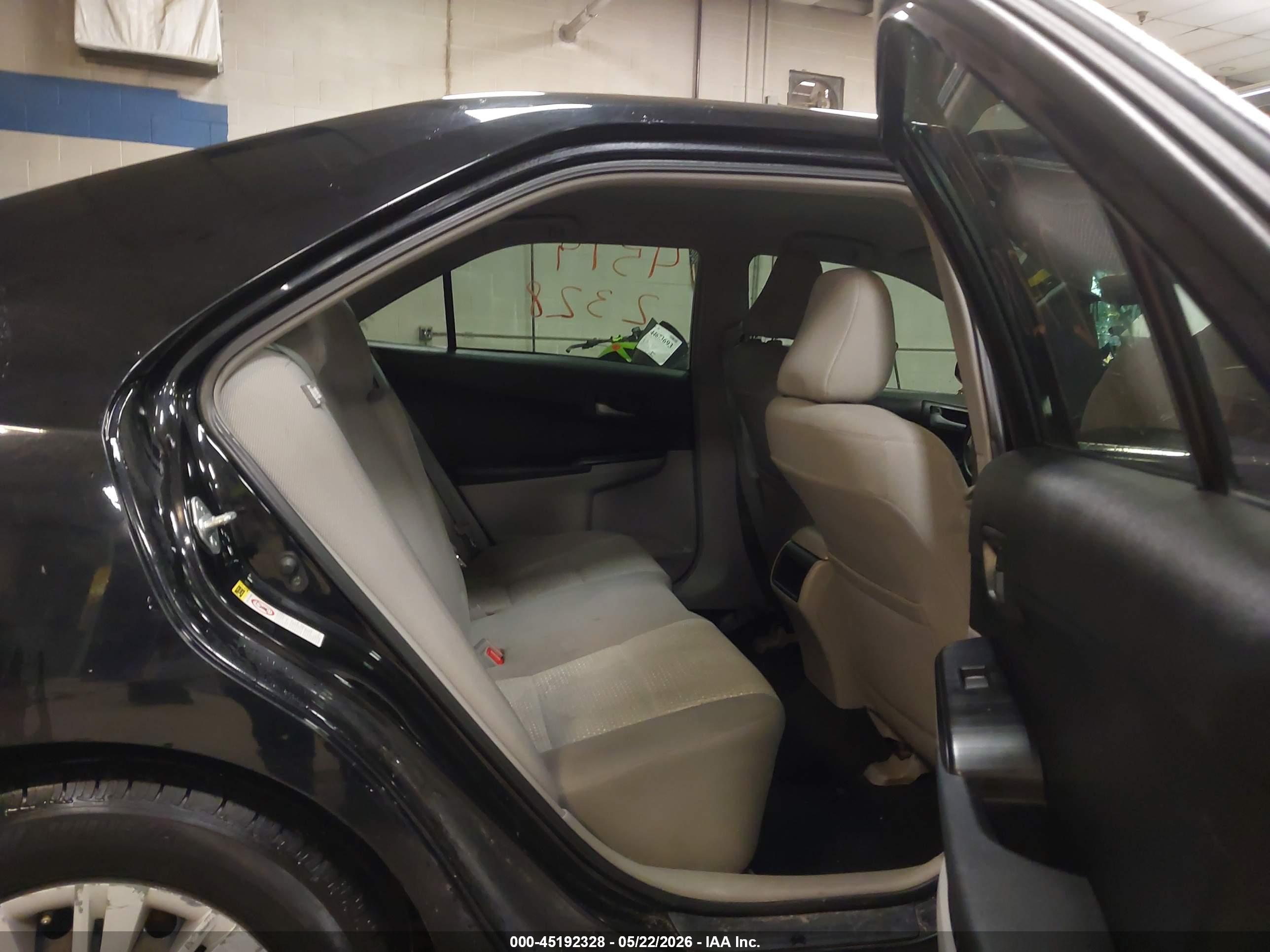 TOYOTA CAMRY image 8