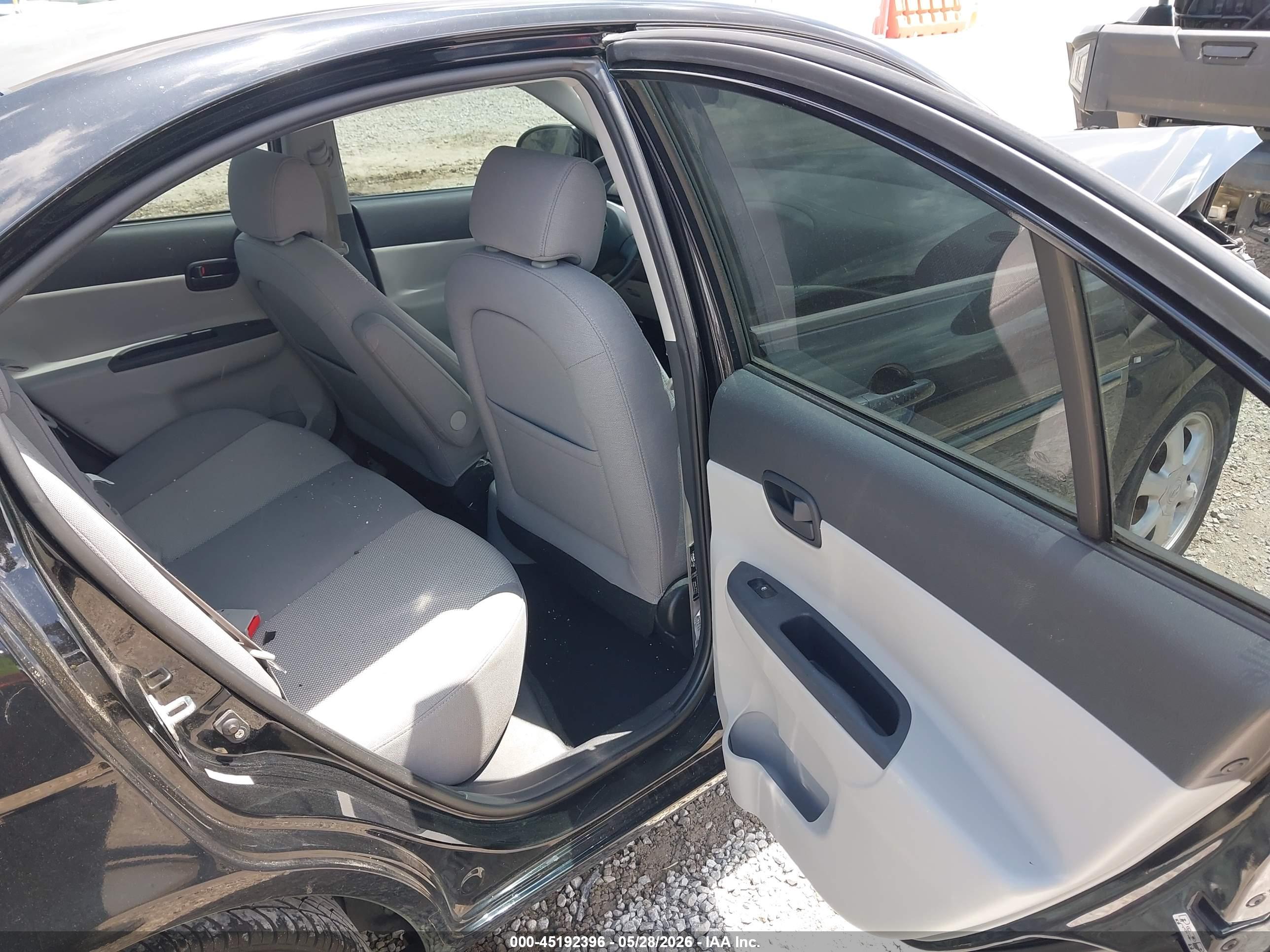 HYUNDAI ACCENT image 8