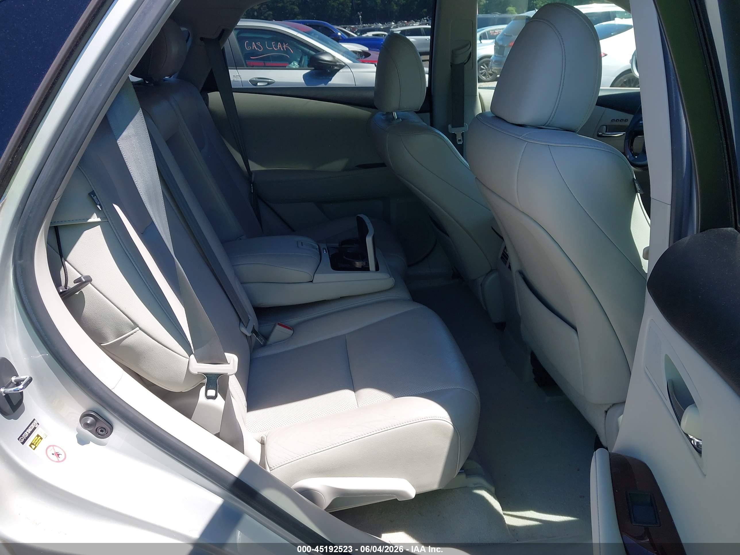LEXUS RX image 8