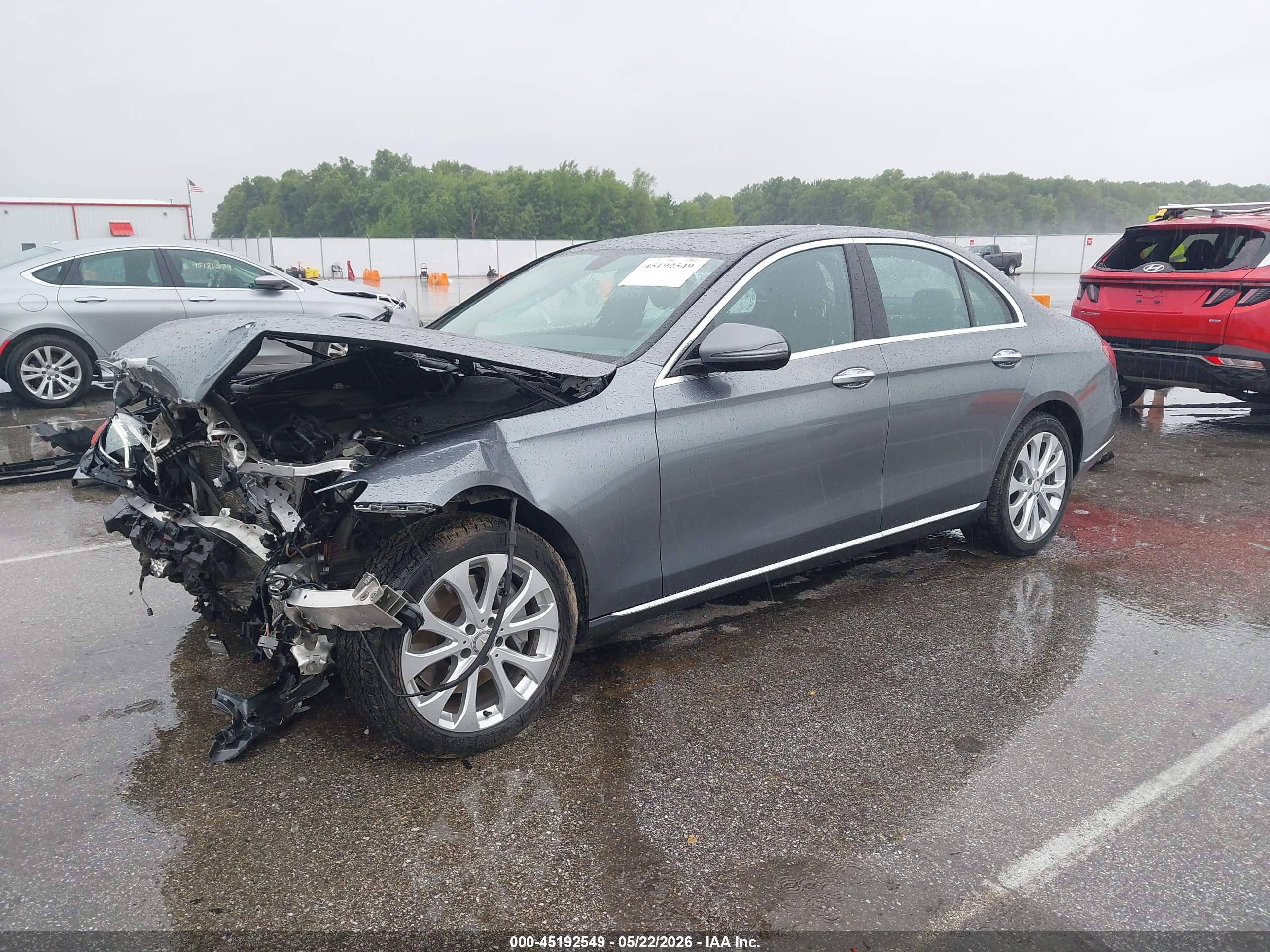MERCEDES-BENZ E image 2