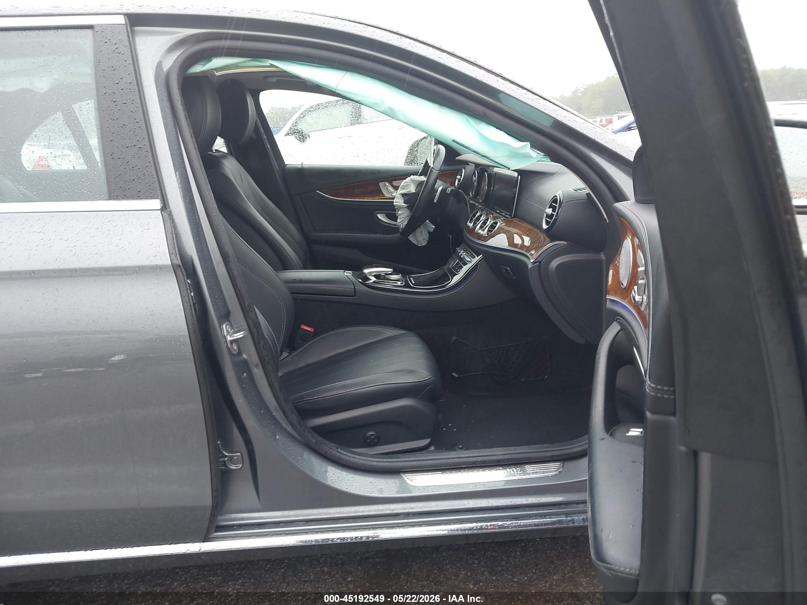 MERCEDES-BENZ E image 5