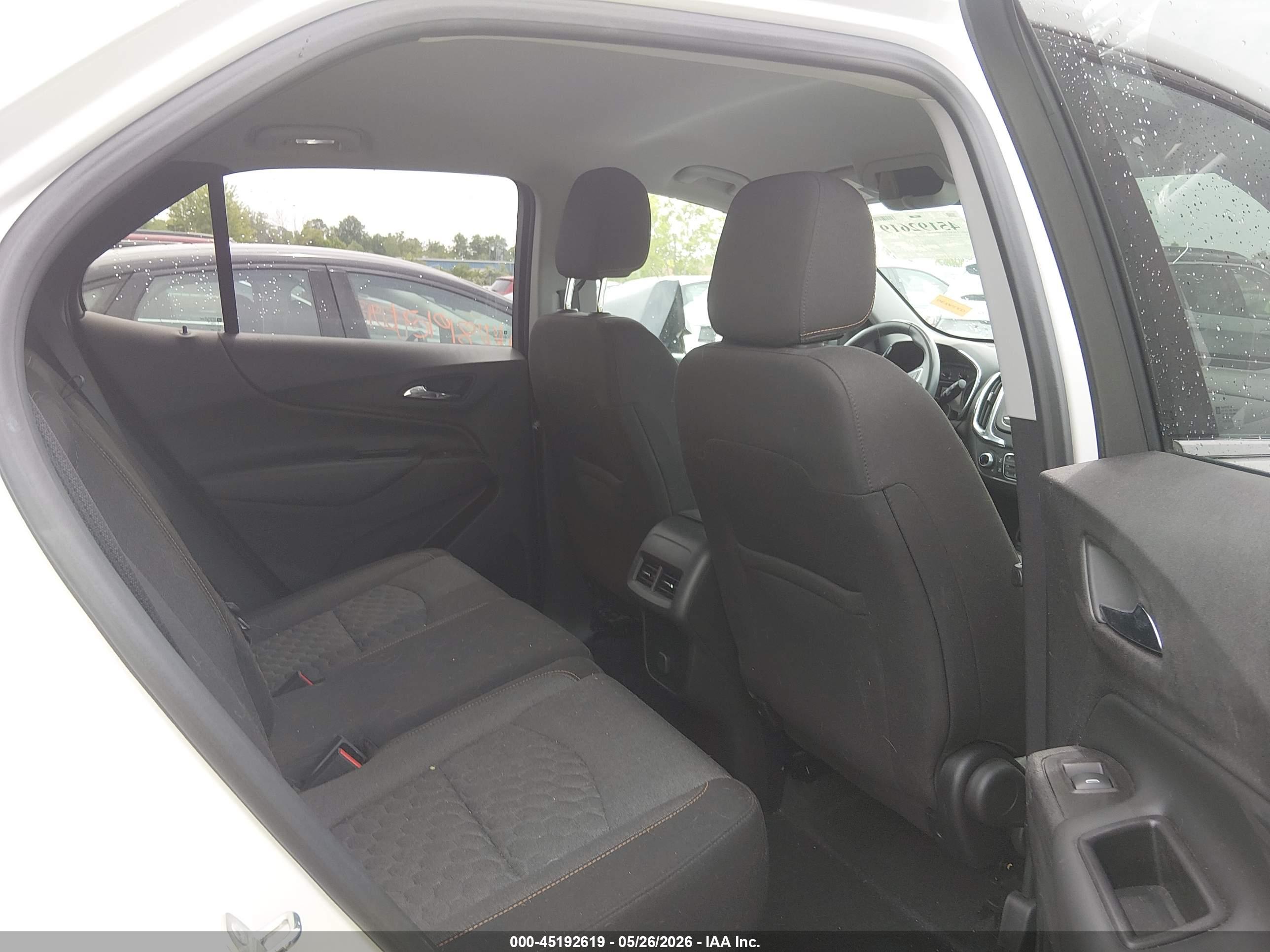CHEVROLET EQUINOX image 8