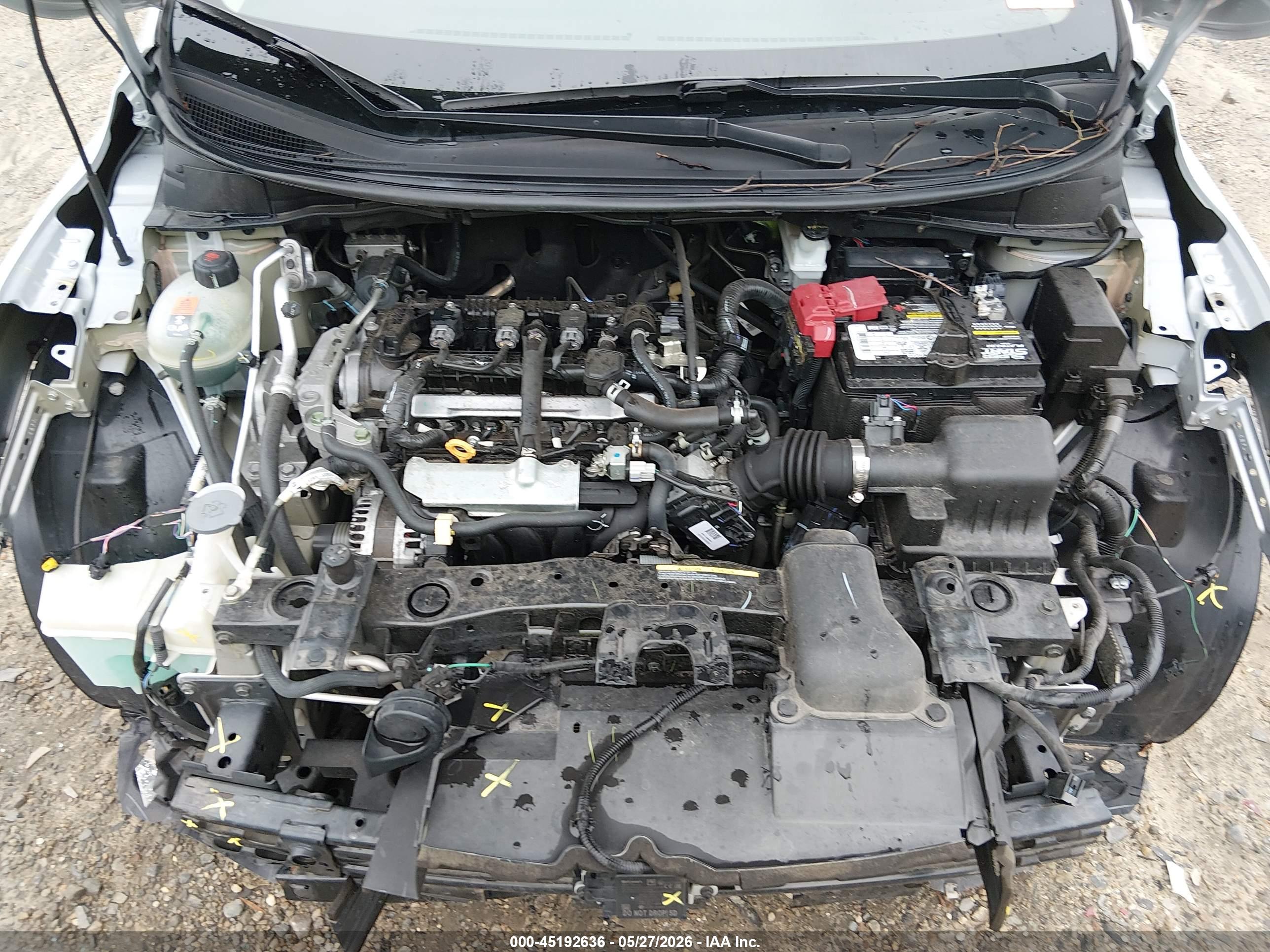 NISSAN VERSA image 10
