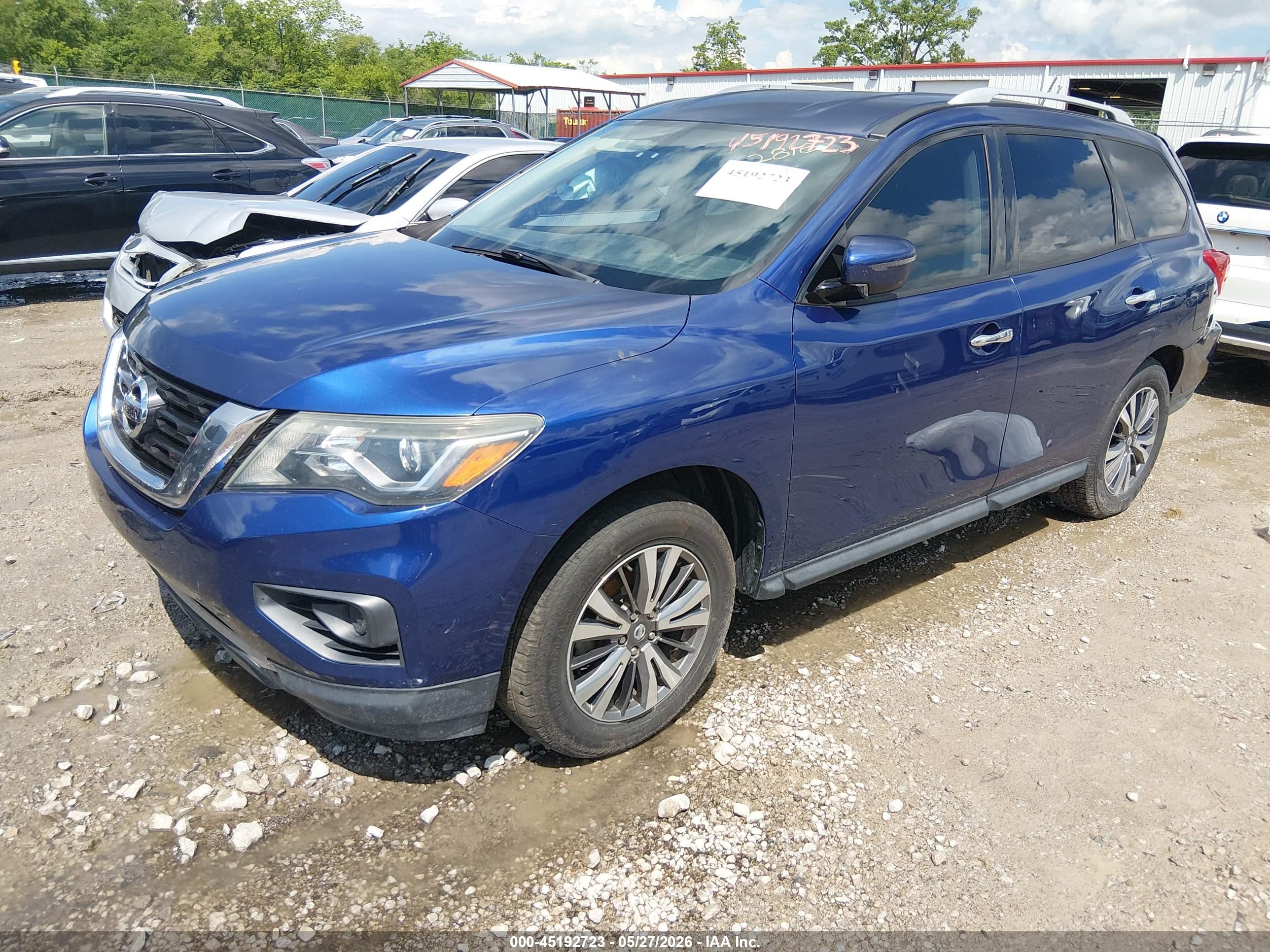 NISSAN PATHFINDER image 2