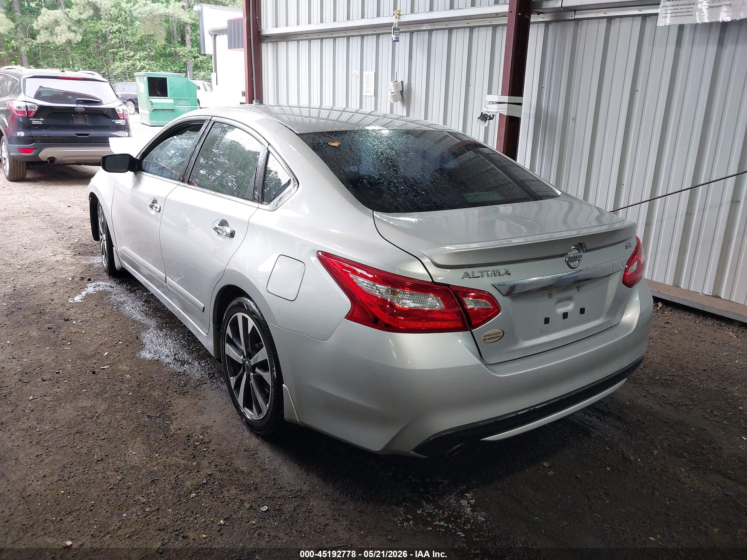 NISSAN ALTIMA image 3