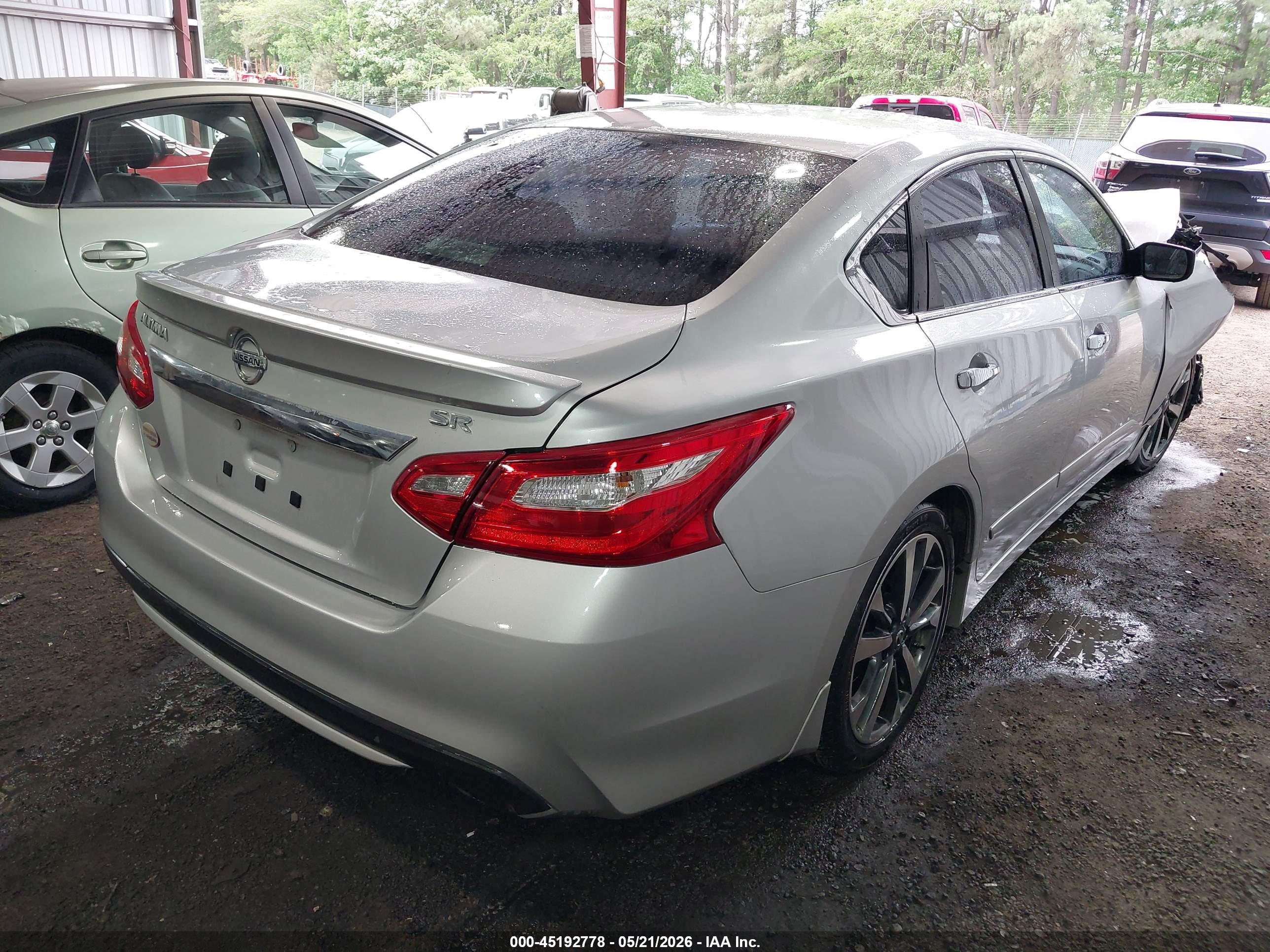NISSAN ALTIMA image 4