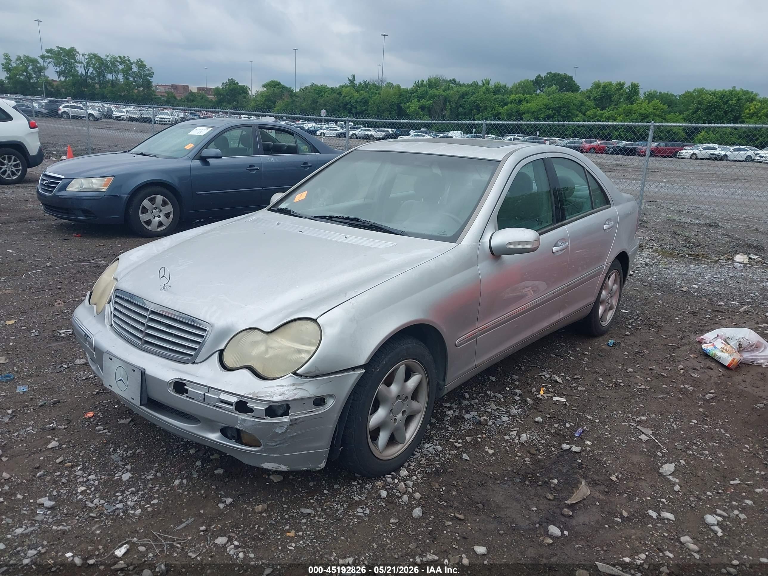 MERCEDES-BENZ C image 2