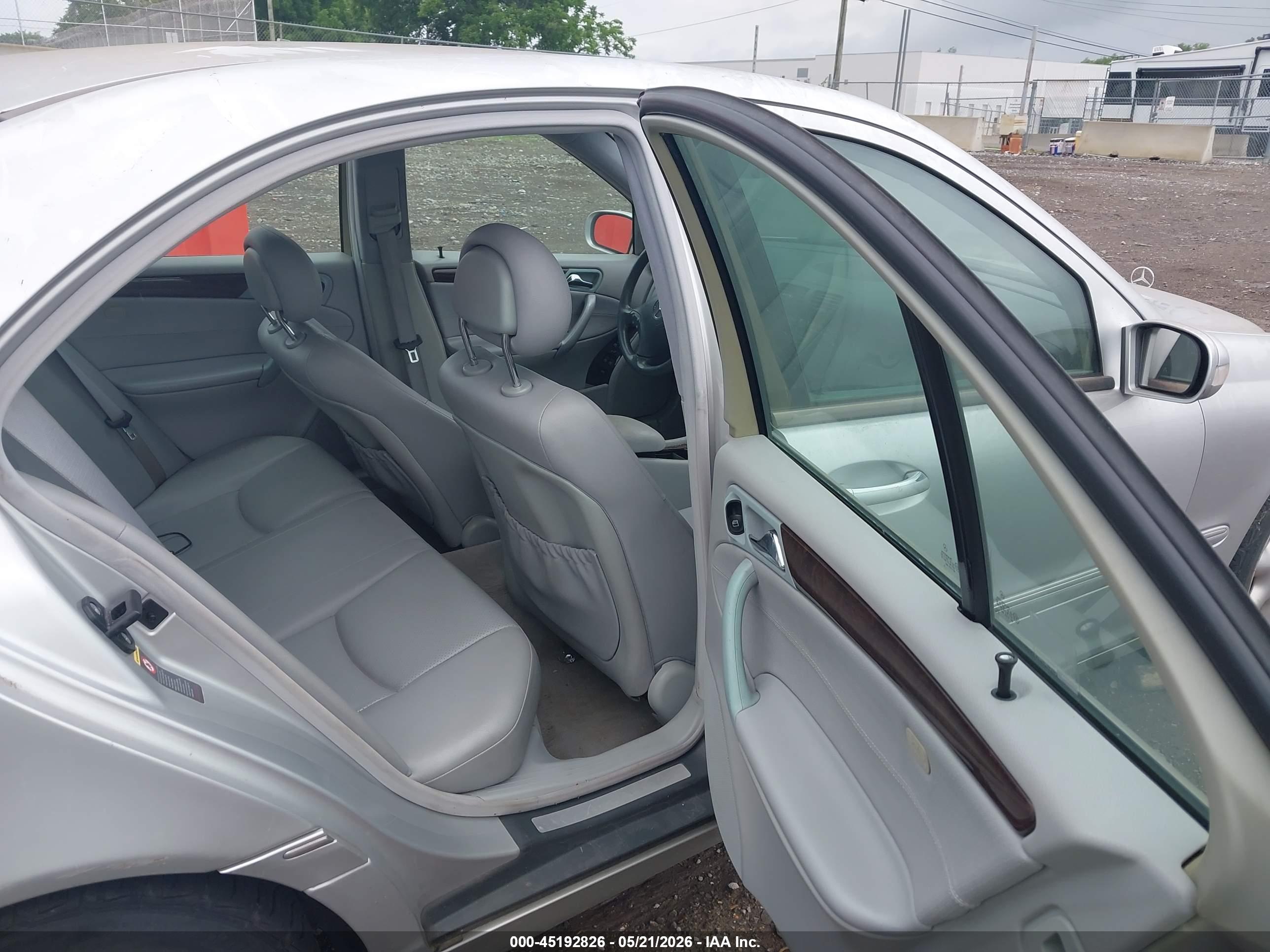 MERCEDES-BENZ C image 8