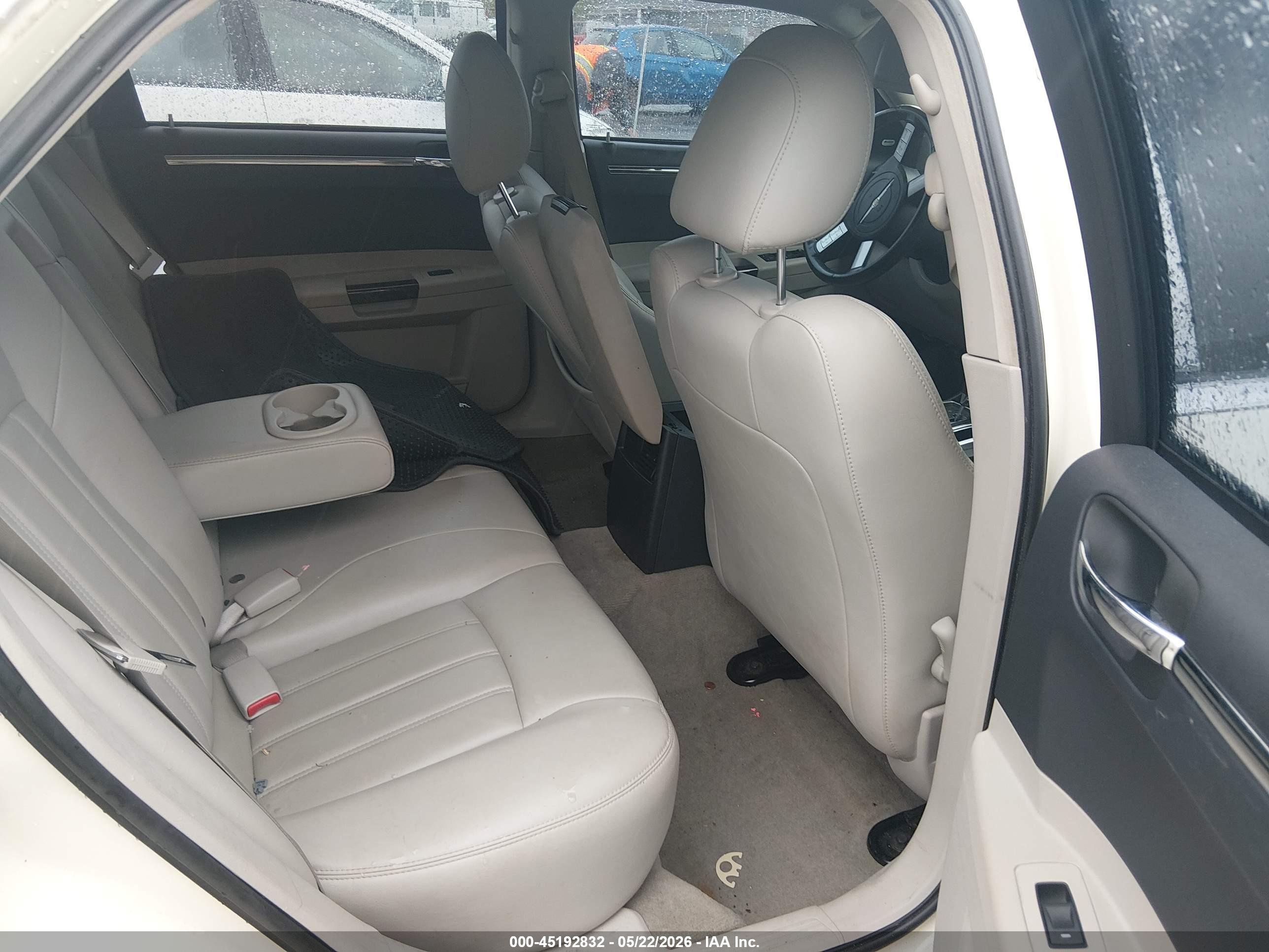 CHRYSLER 300C image 8