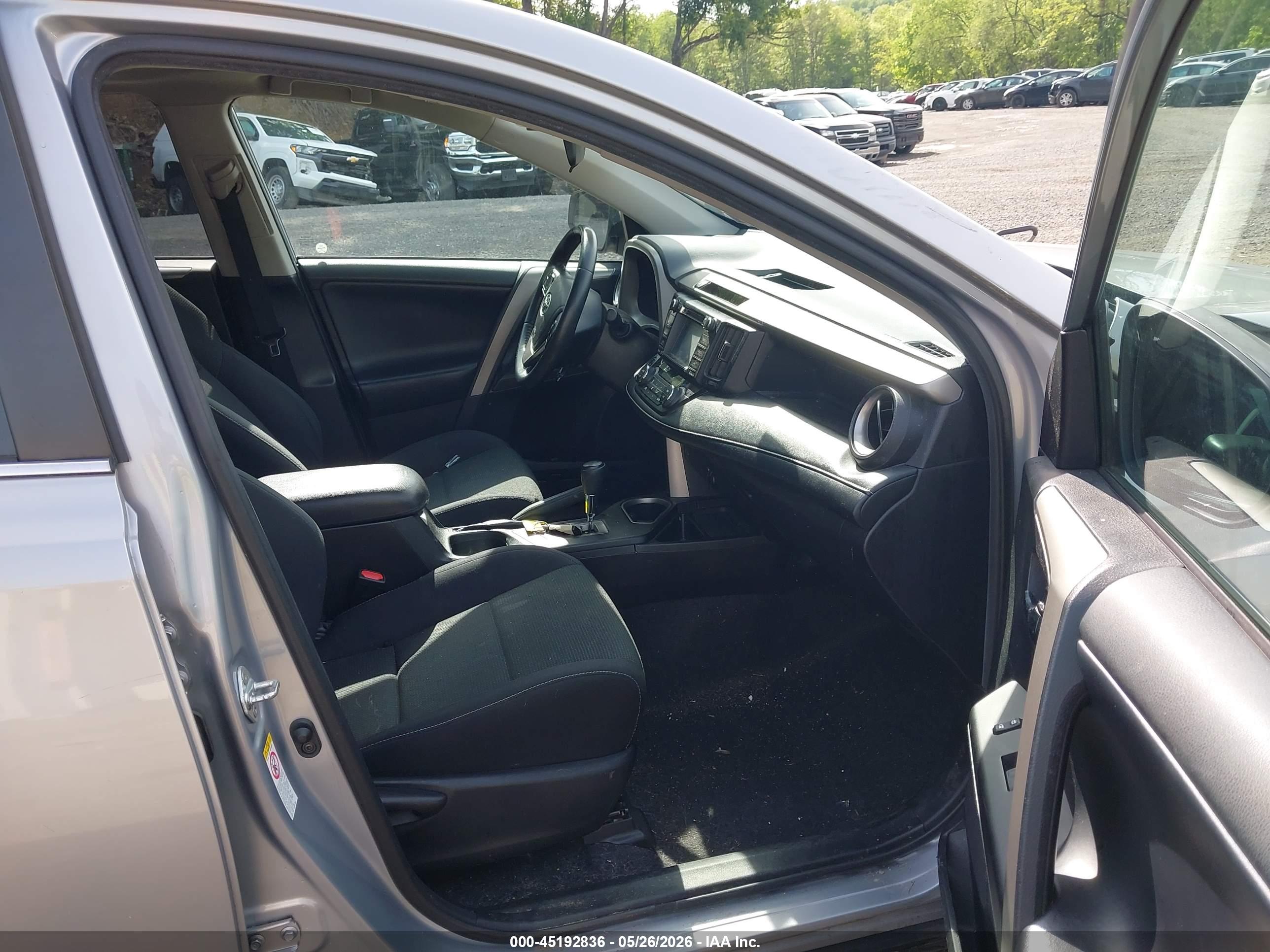 TOYOTA RAV4 image 5