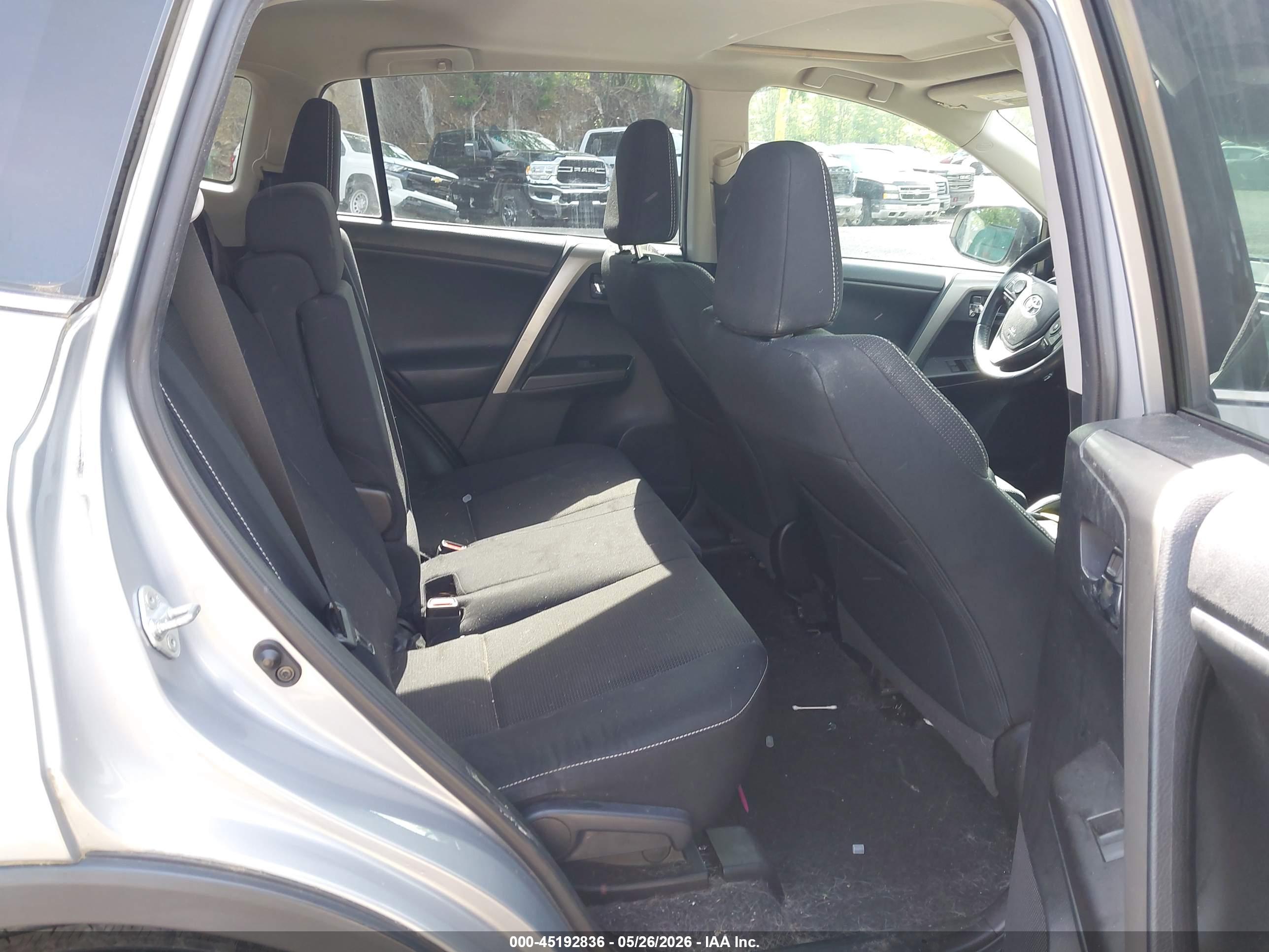 TOYOTA RAV4 image 8