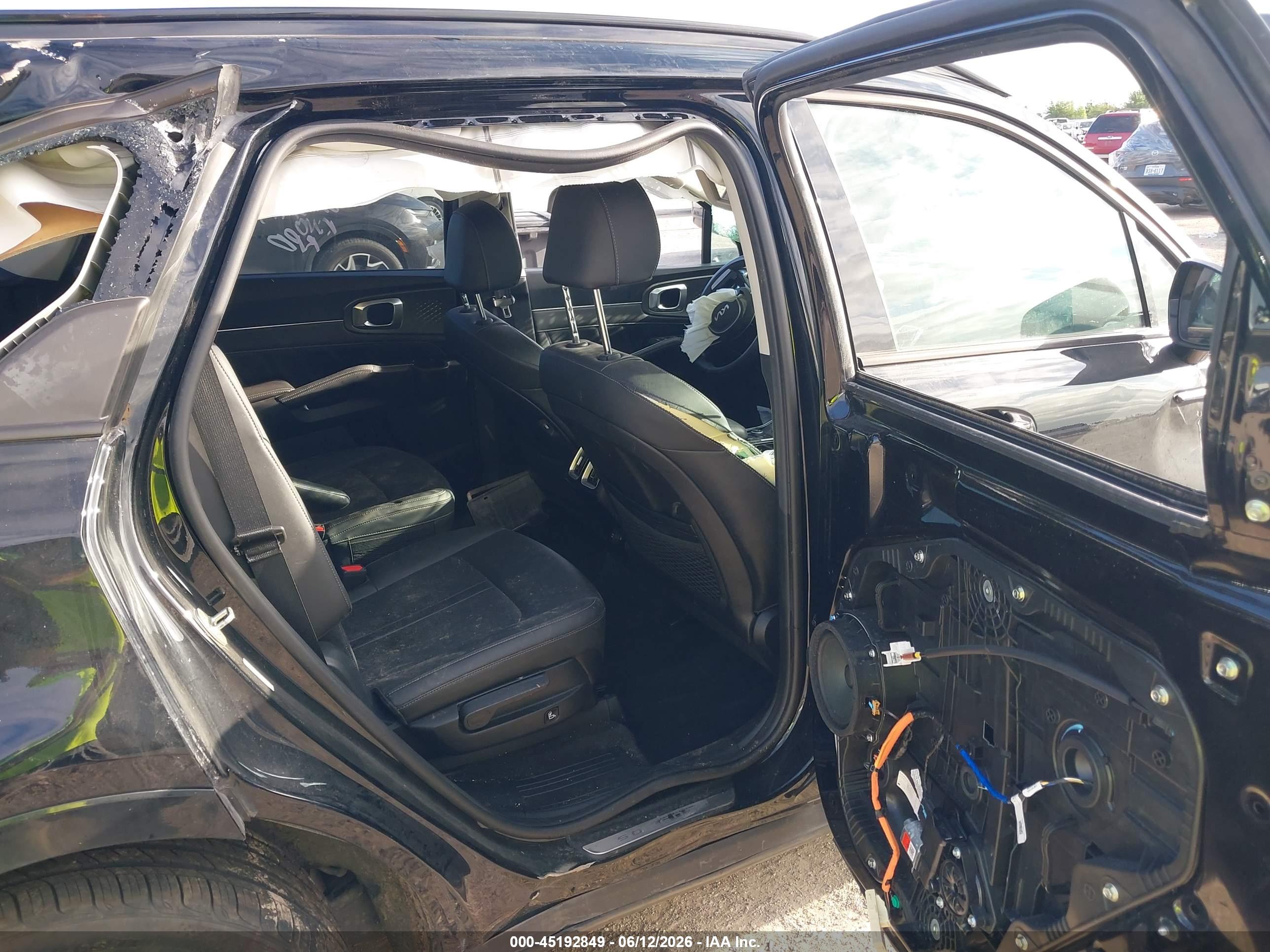 KIA SORENTO image 8