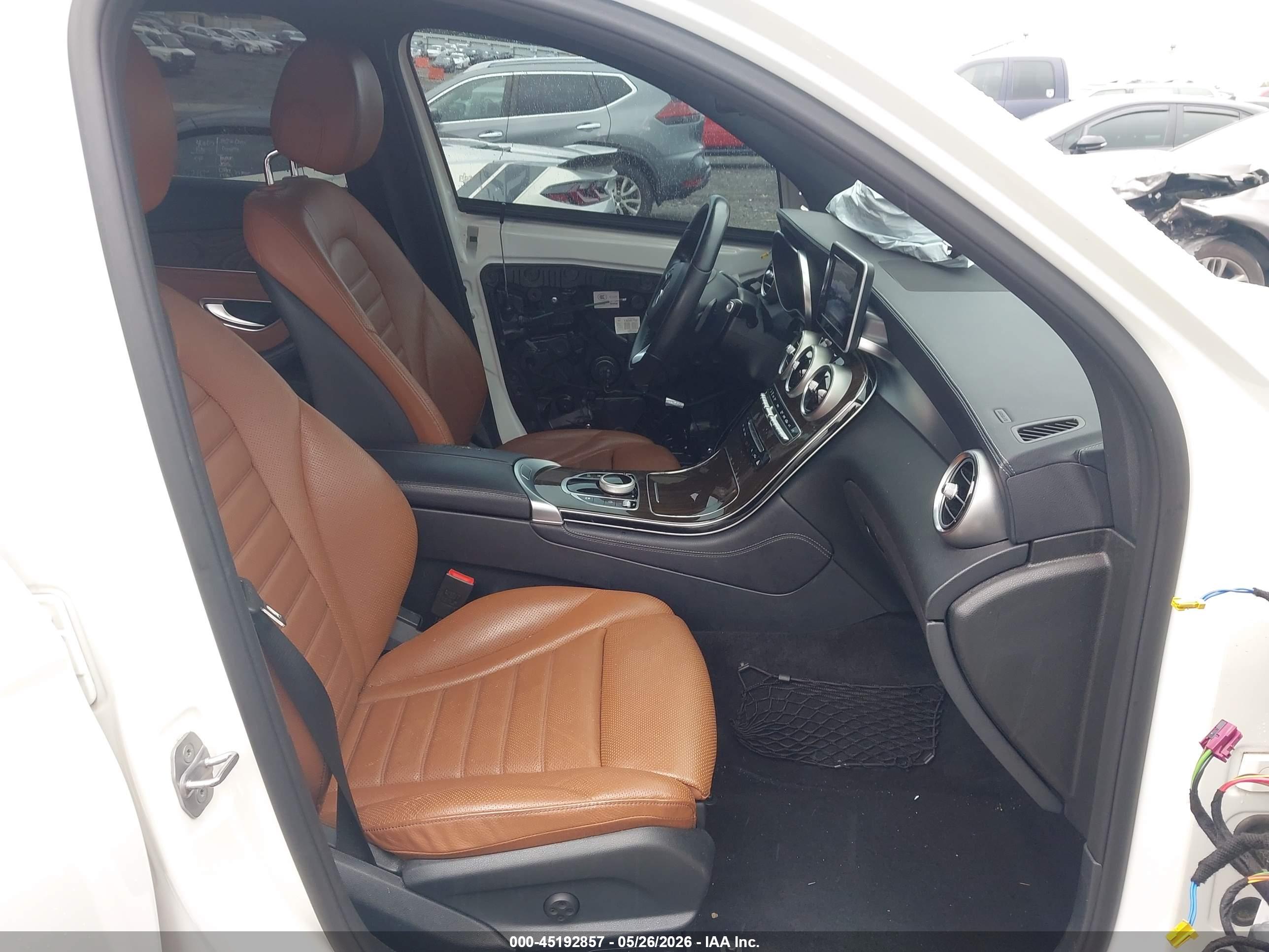 MERCEDES-BENZ GLC image 5