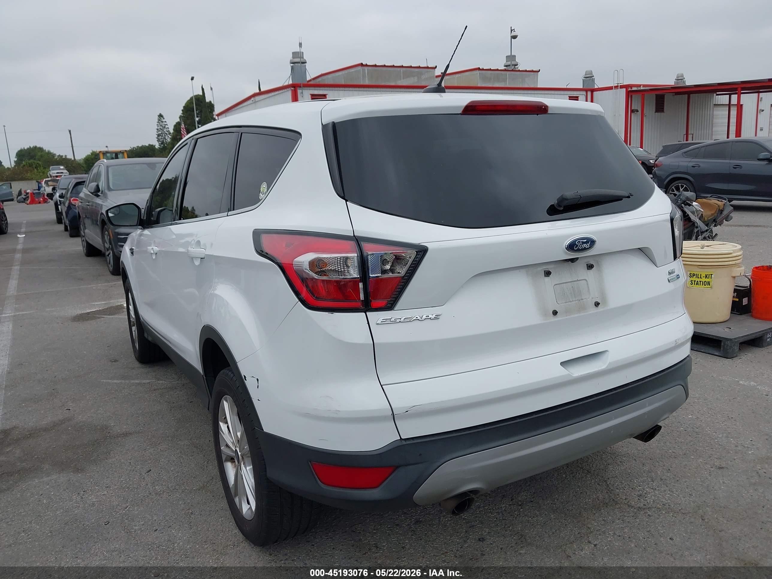 FORD ESCAPE image 3