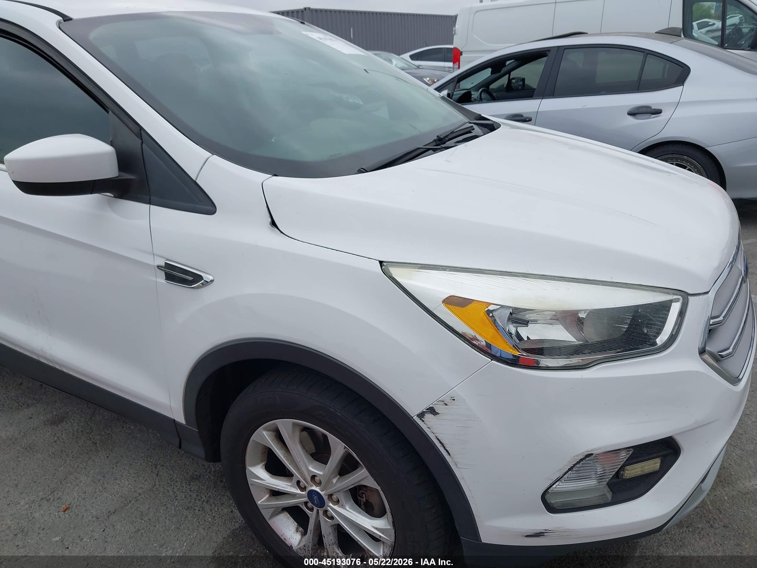 FORD ESCAPE image 6