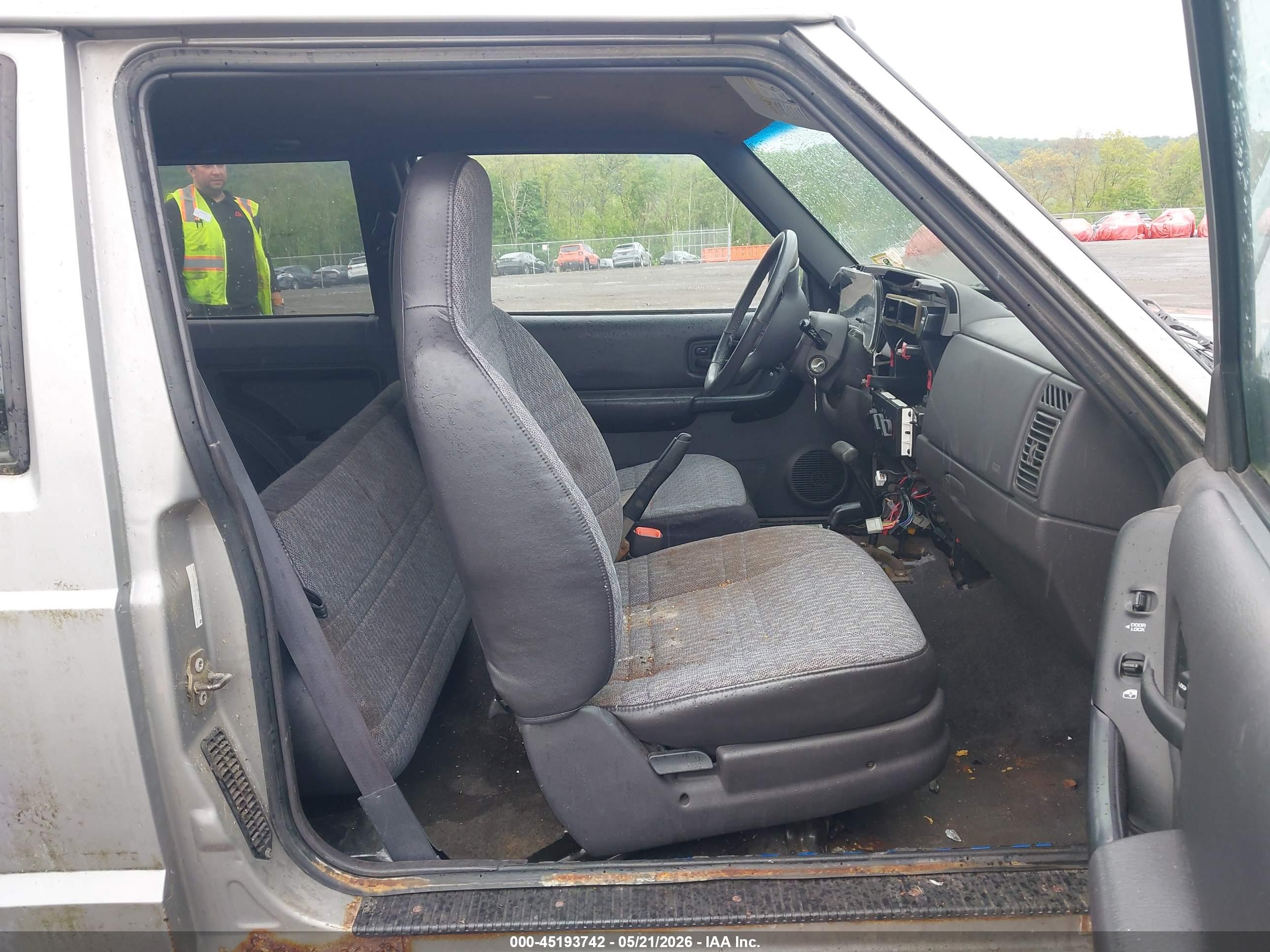 JEEP CHEROKEE image 5