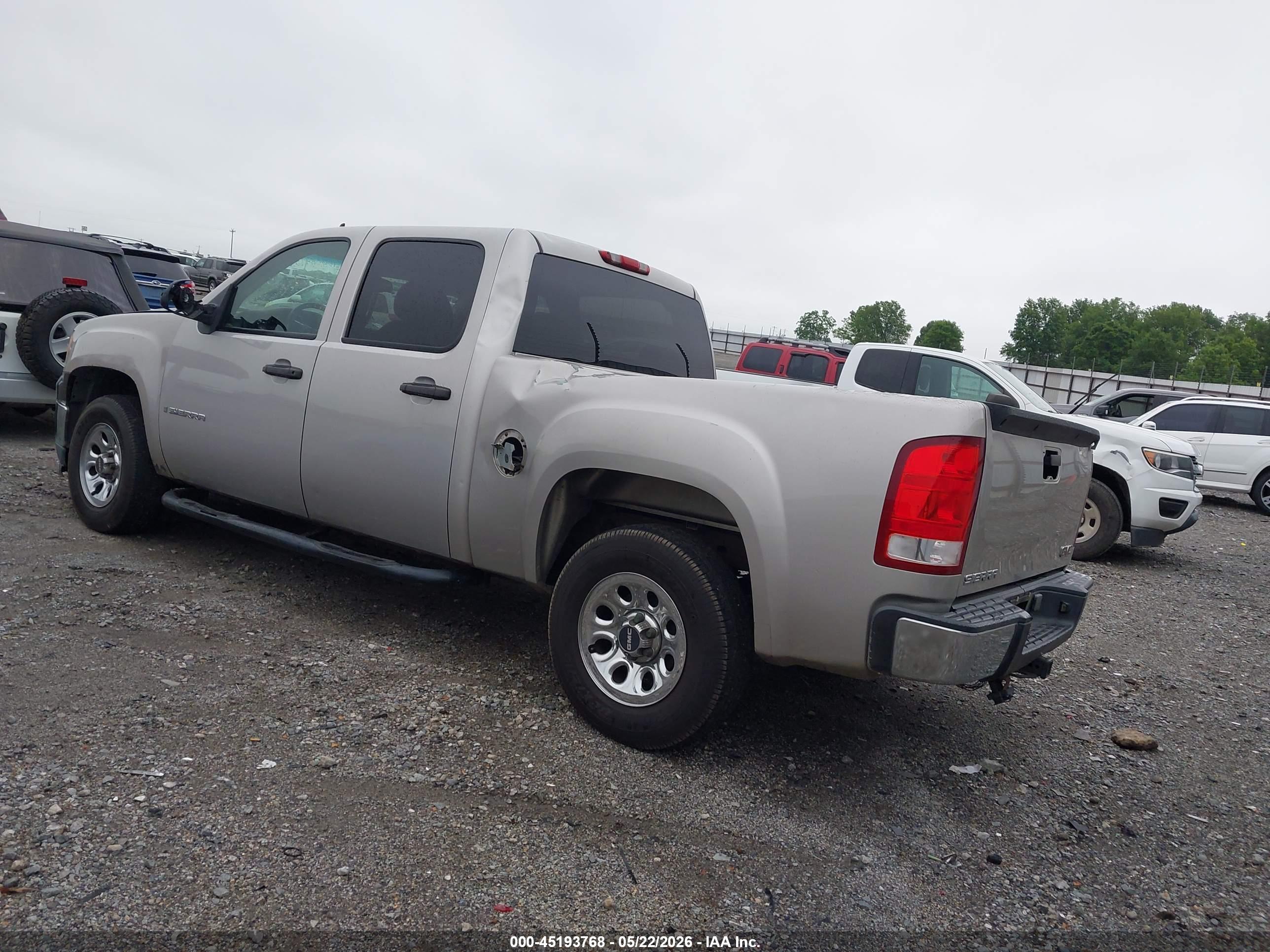 GMC SIERRA image 3