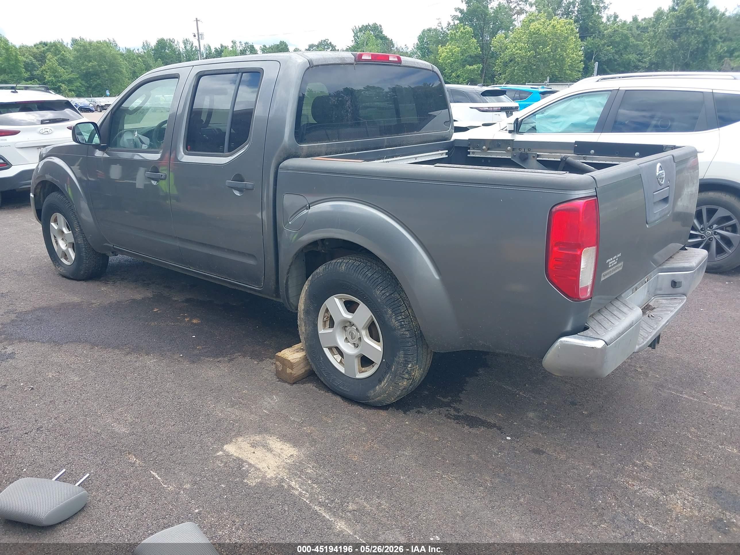 NISSAN FRONTIER image 3