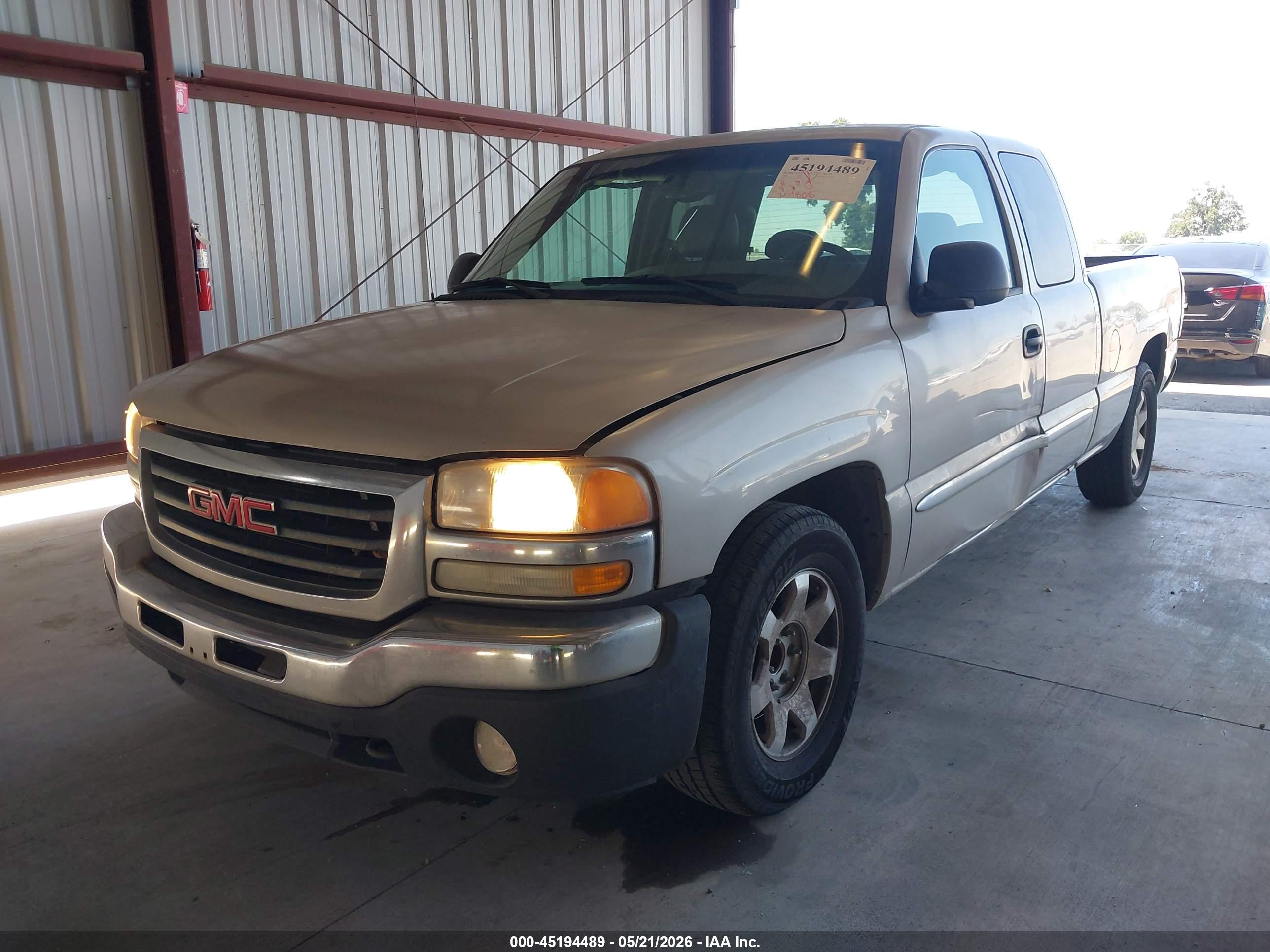 GMC SIERRA image 2