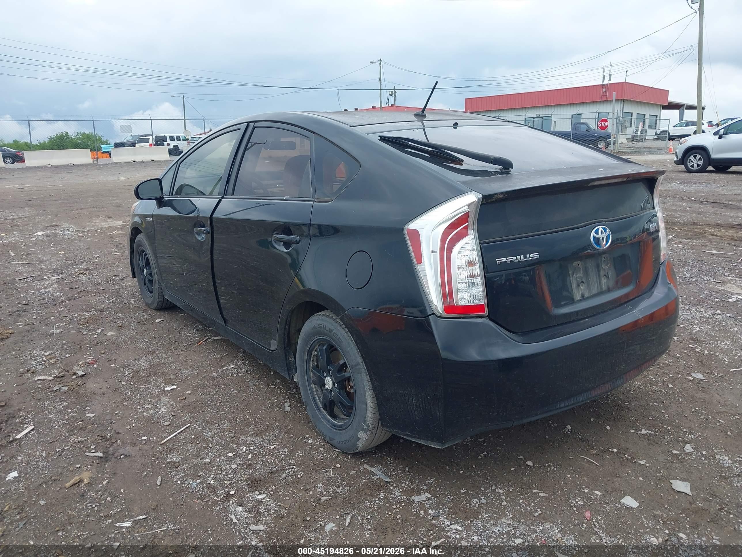 TOYOTA PRIUS image 3