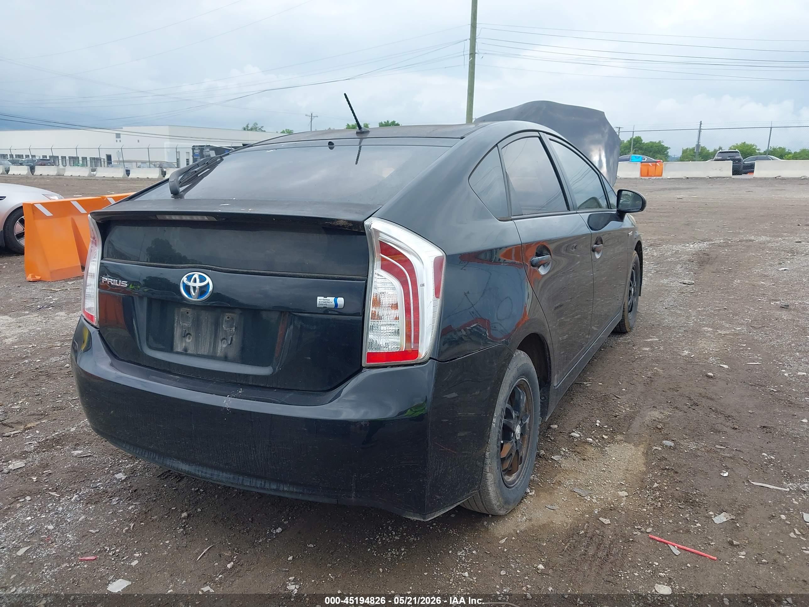 TOYOTA PRIUS image 6