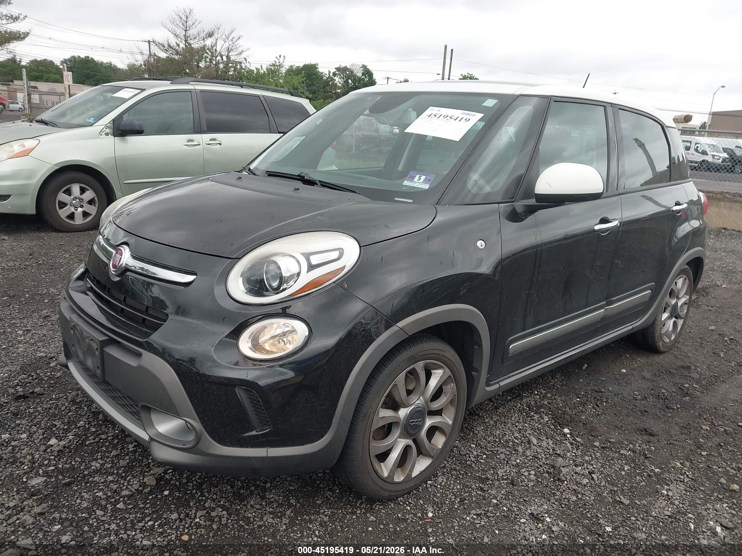 FIAT 500L image 6