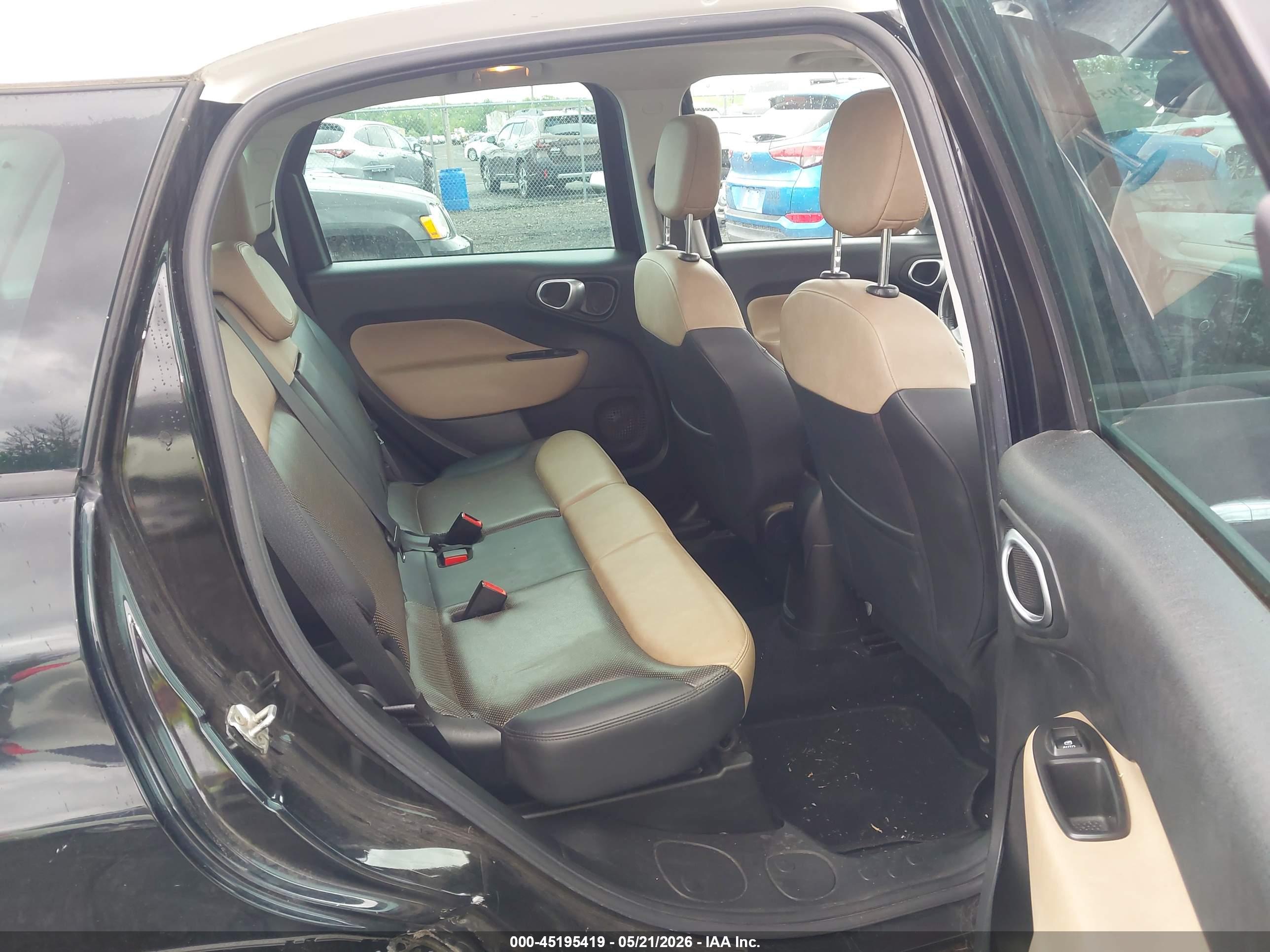 FIAT 500L image 8