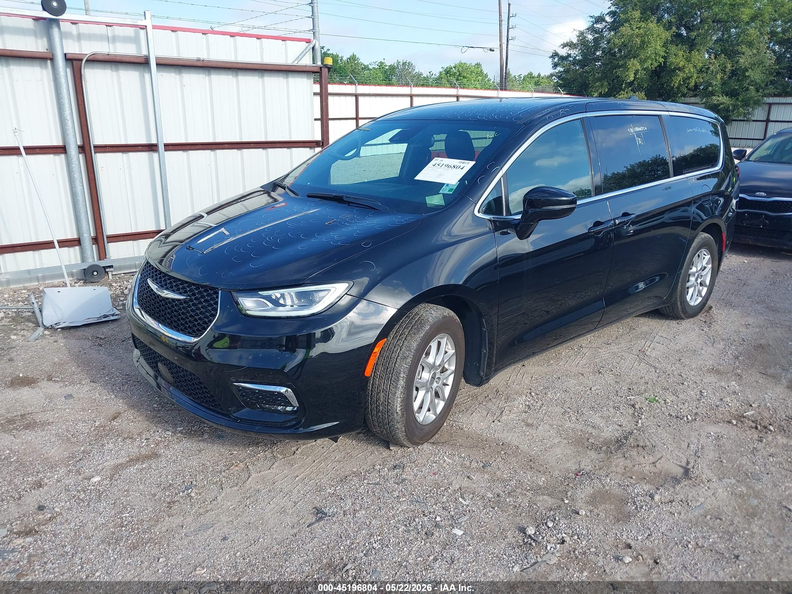 CHRYSLER PACIFICA image 2