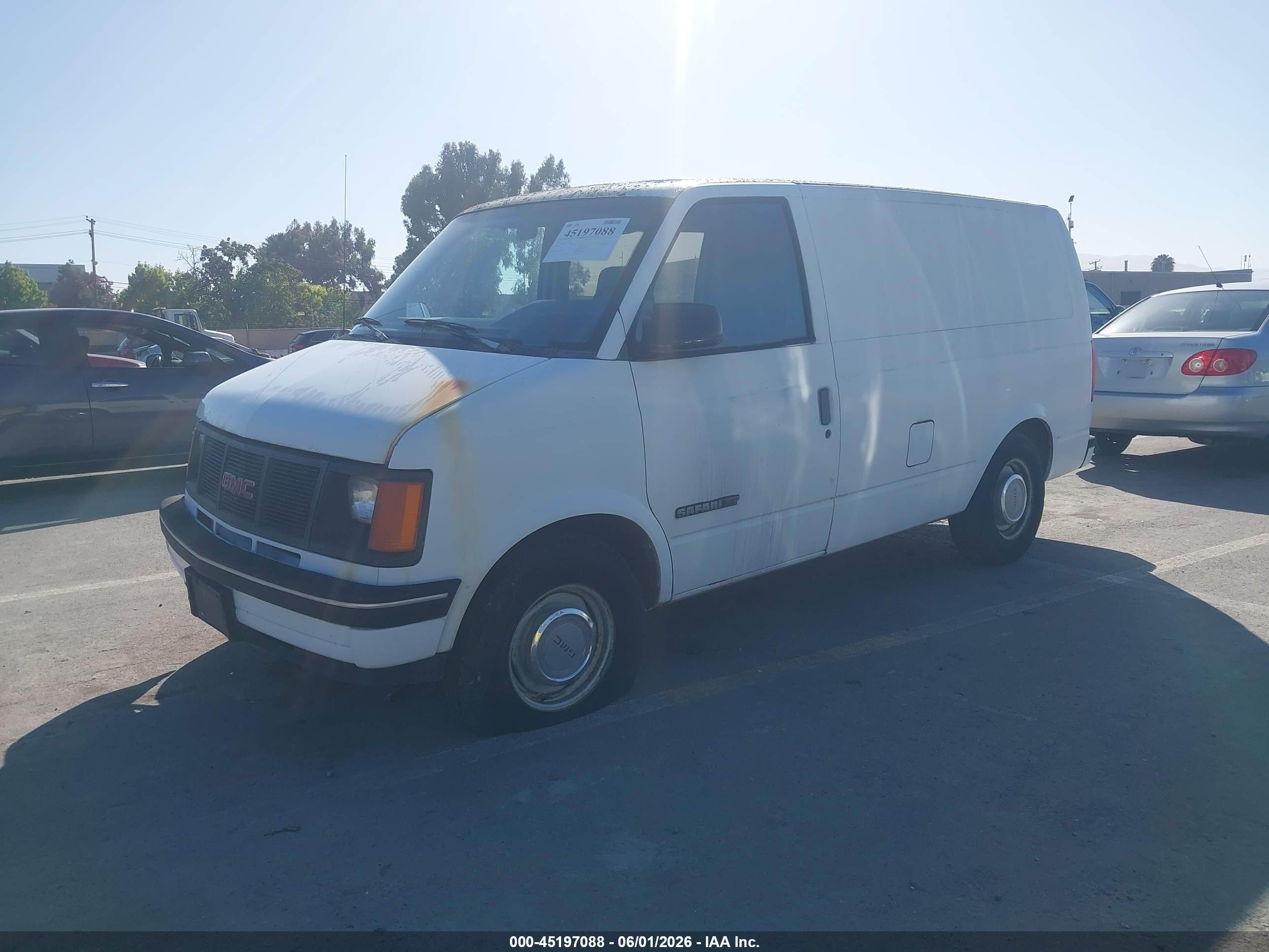 GMC SAFARI image 2