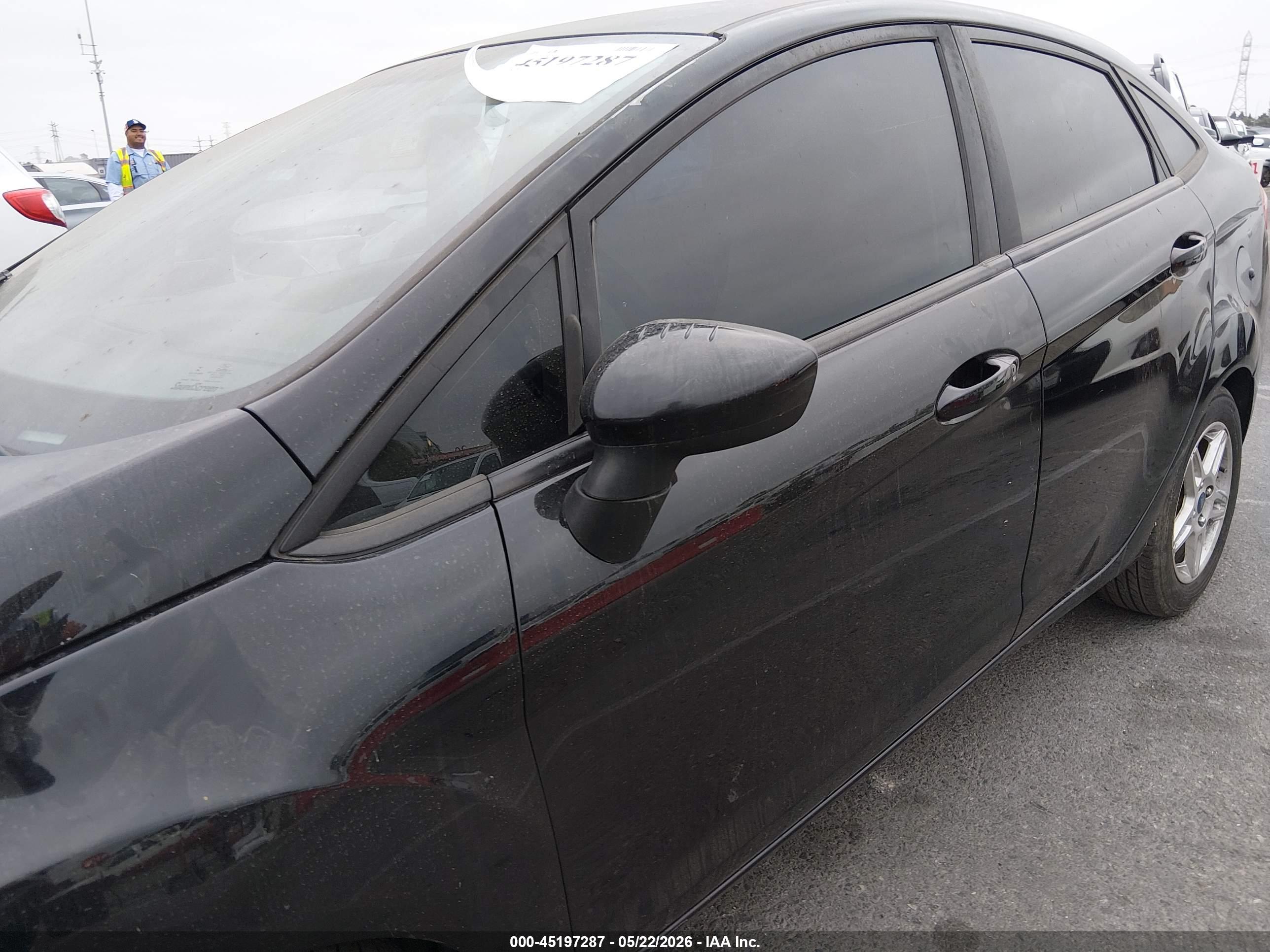 FORD FIESTA image 6