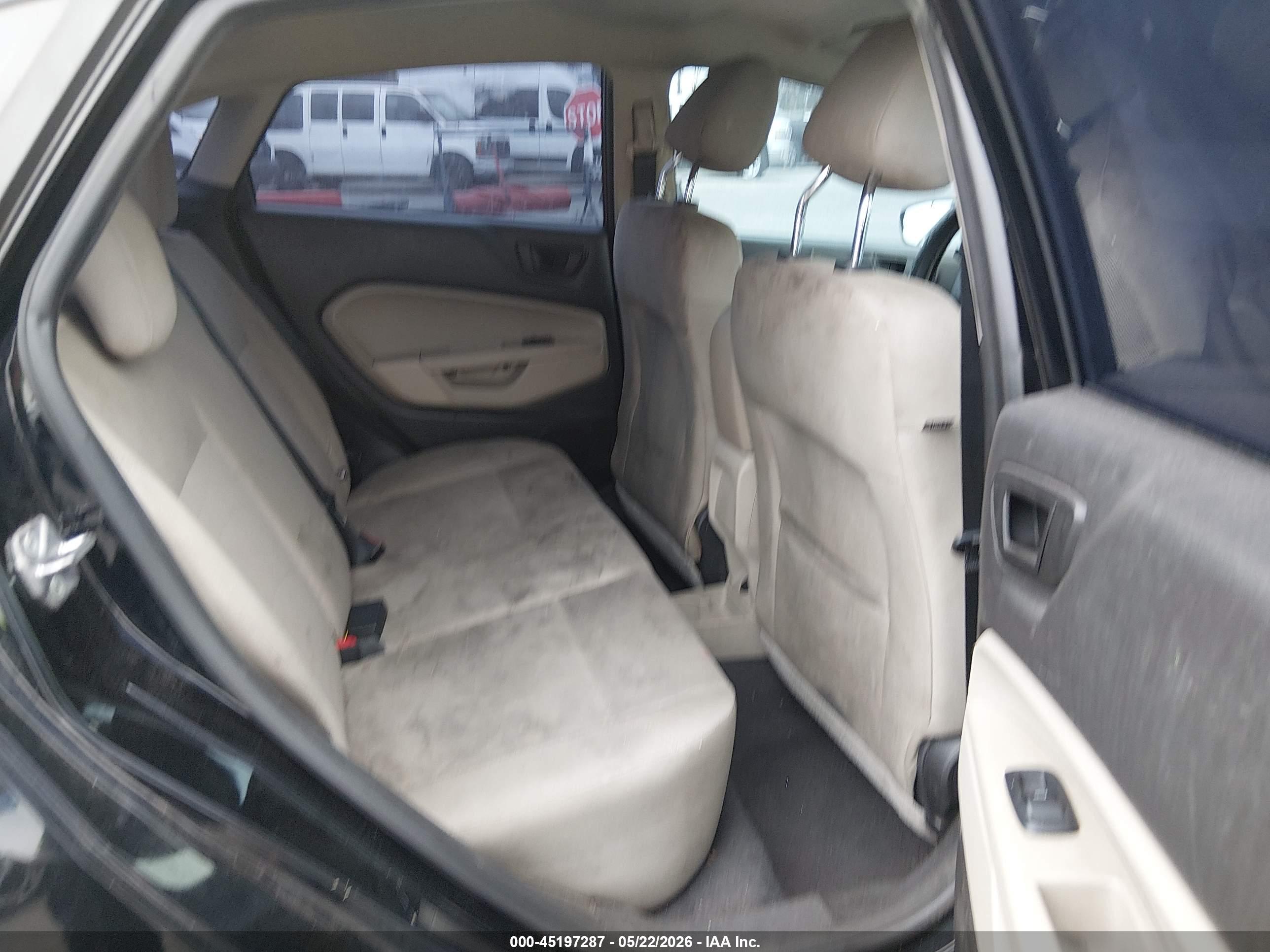 FORD FIESTA image 8