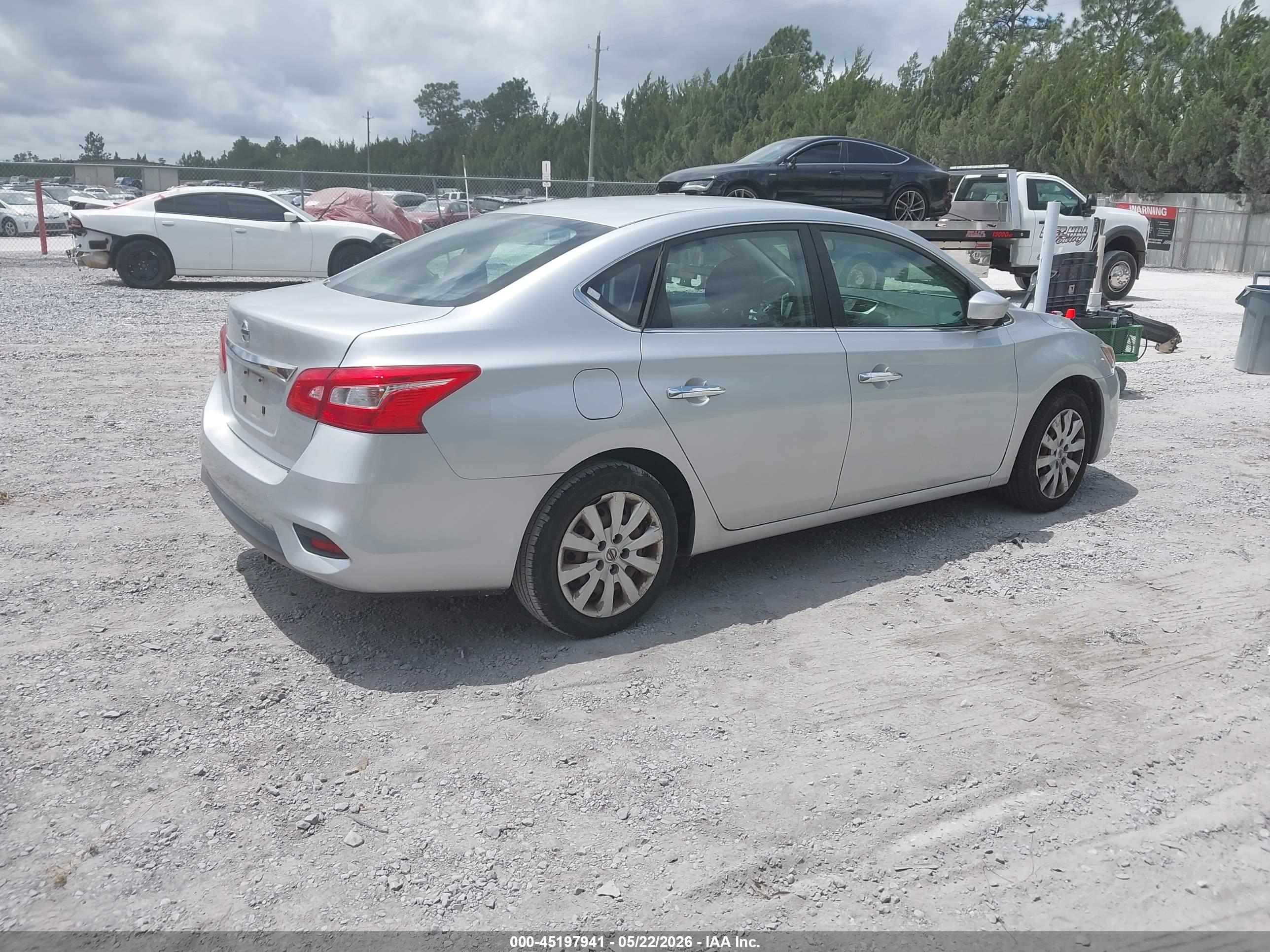 NISSAN SENTRA image 4