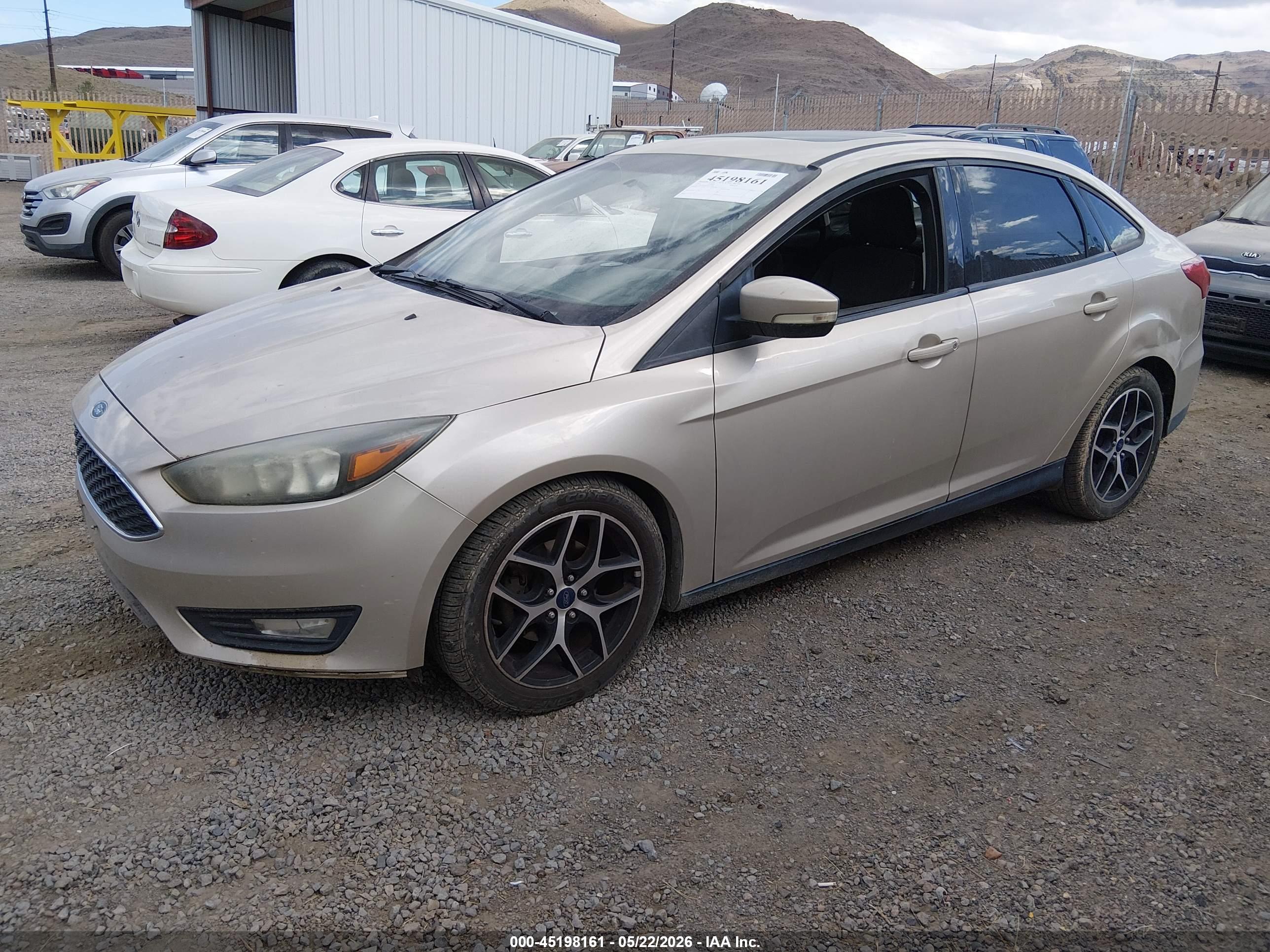FORD FOCUS image 2
