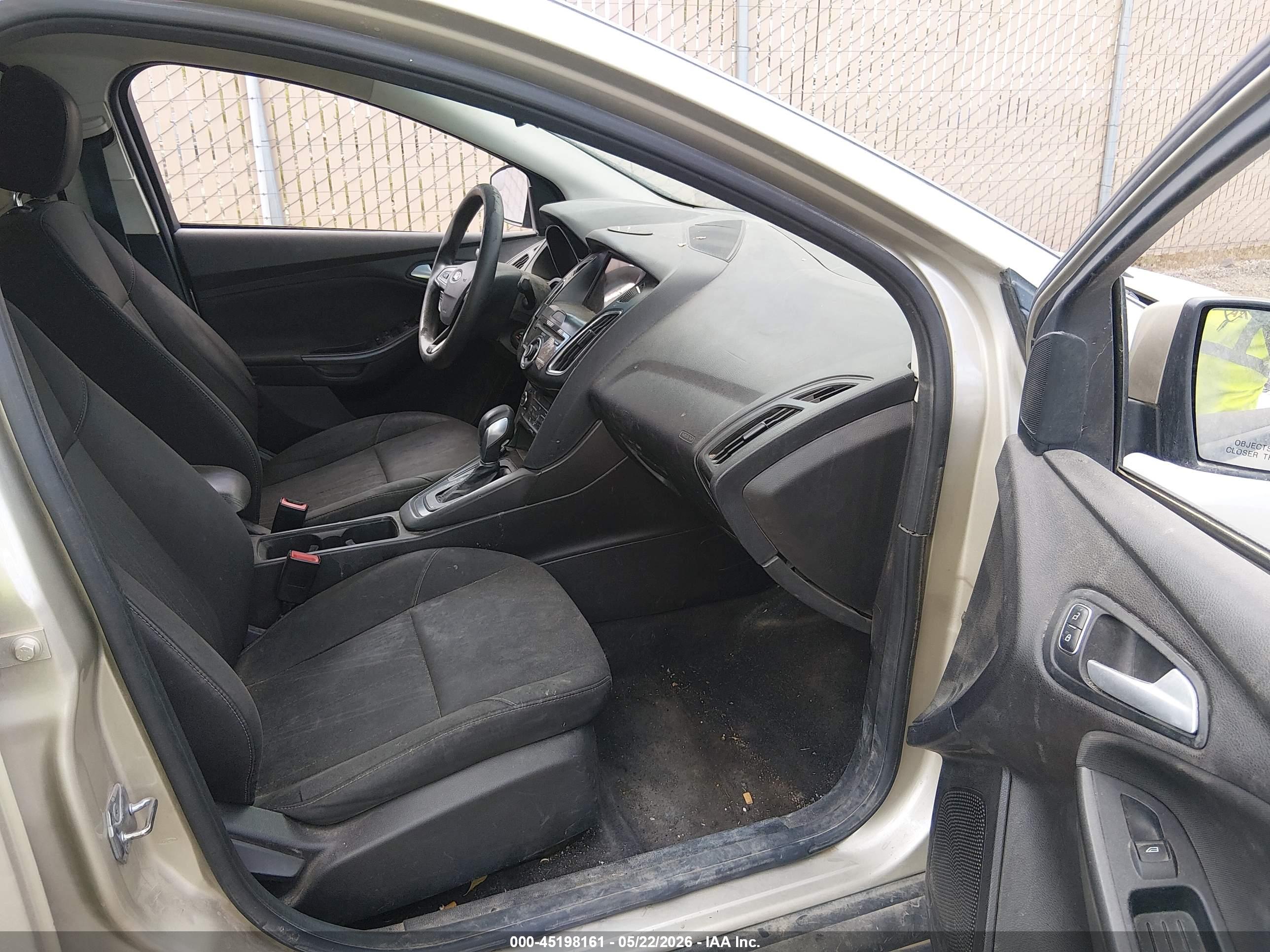 FORD FOCUS image 5