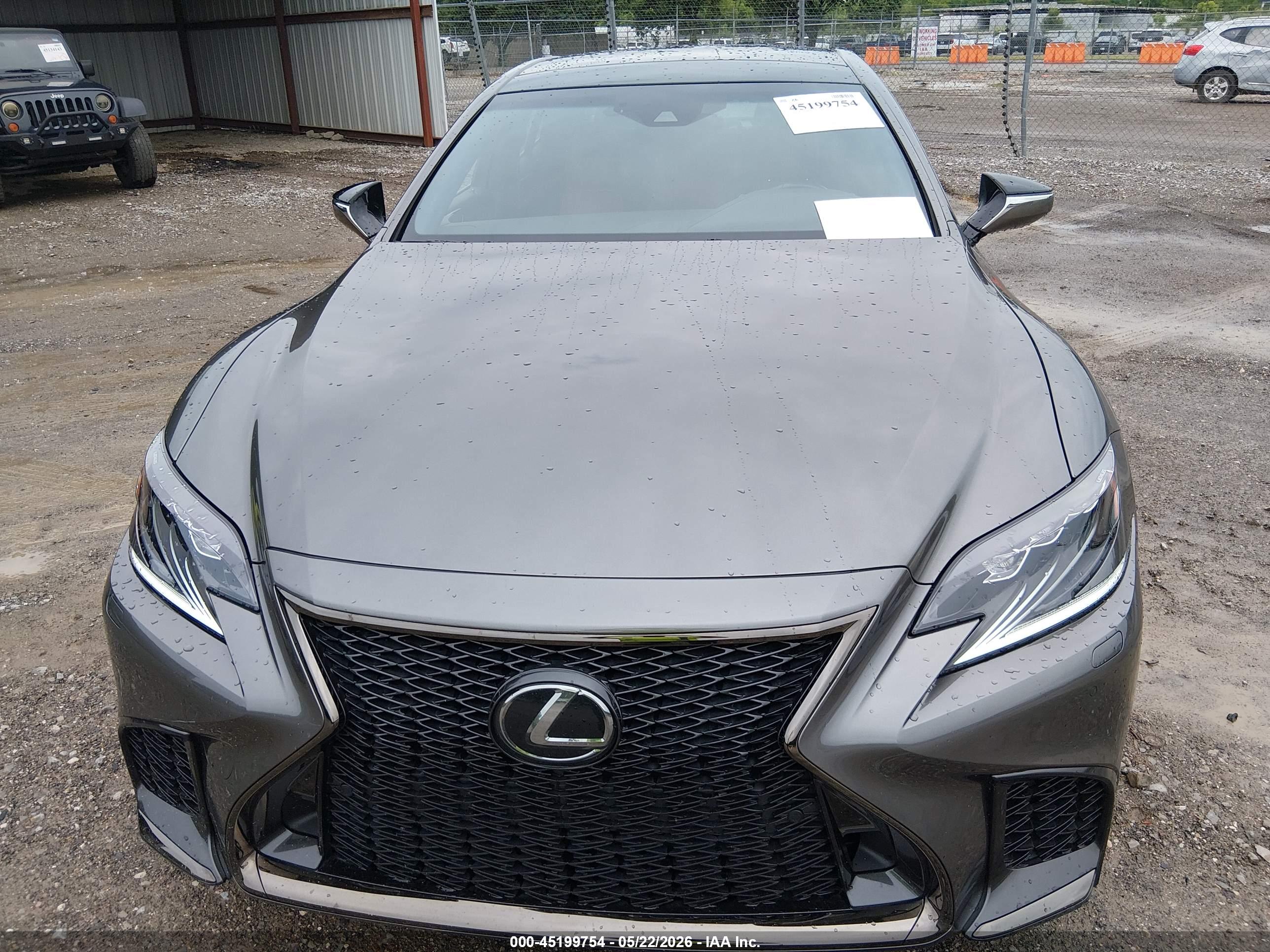 LEXUS LS image 6