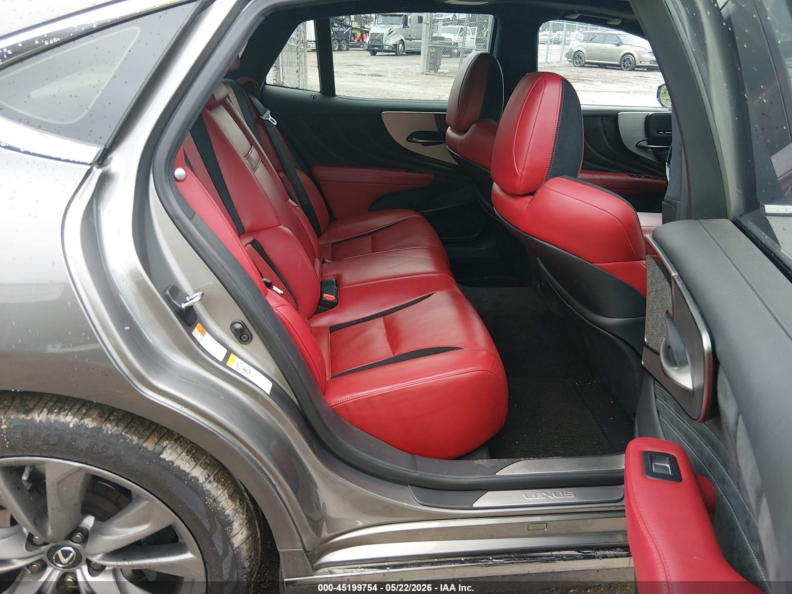 LEXUS LS image 8