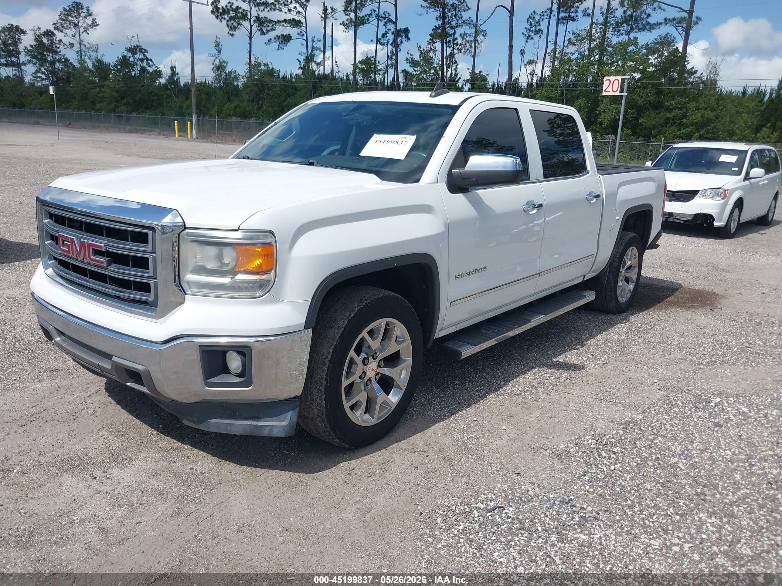 GMC SIERRA image 2
