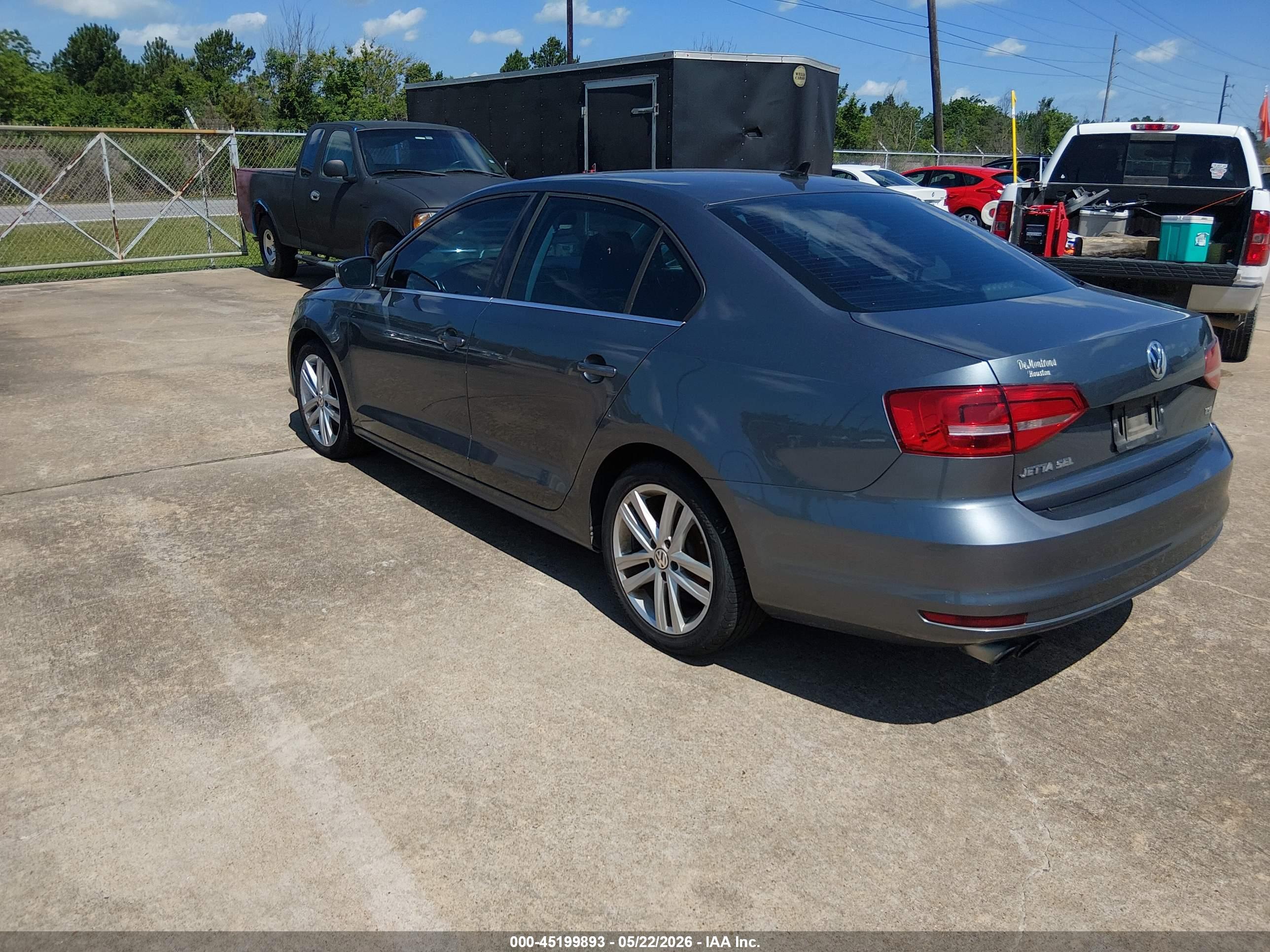 VOLKSWAGEN JETTA image 3