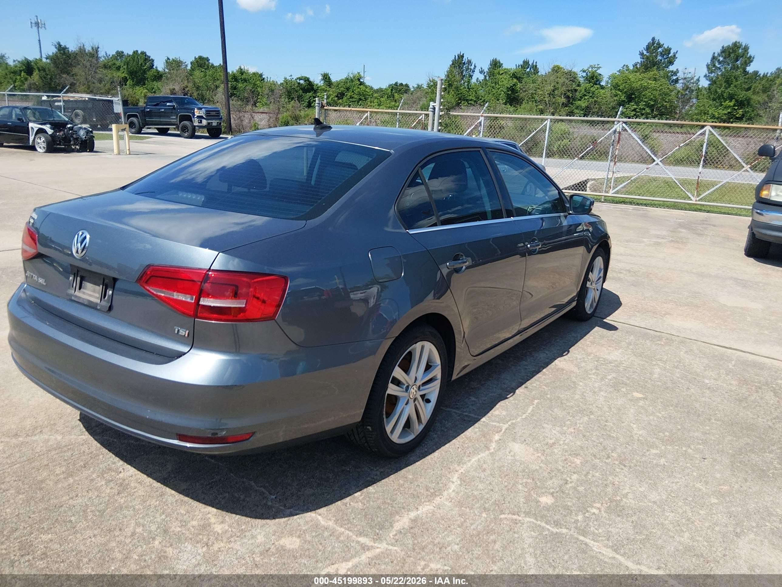 VOLKSWAGEN JETTA image 4