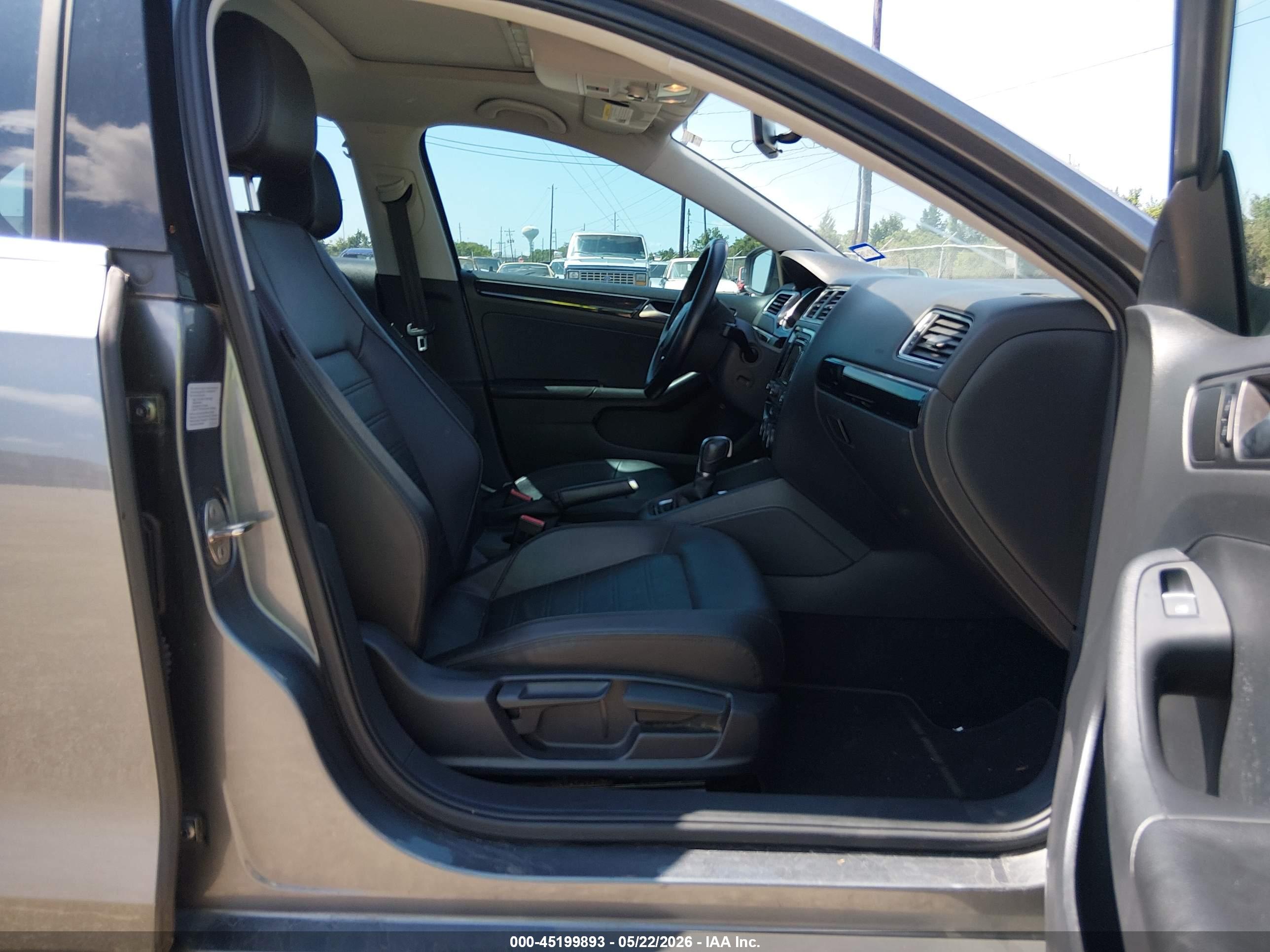 VOLKSWAGEN JETTA image 5