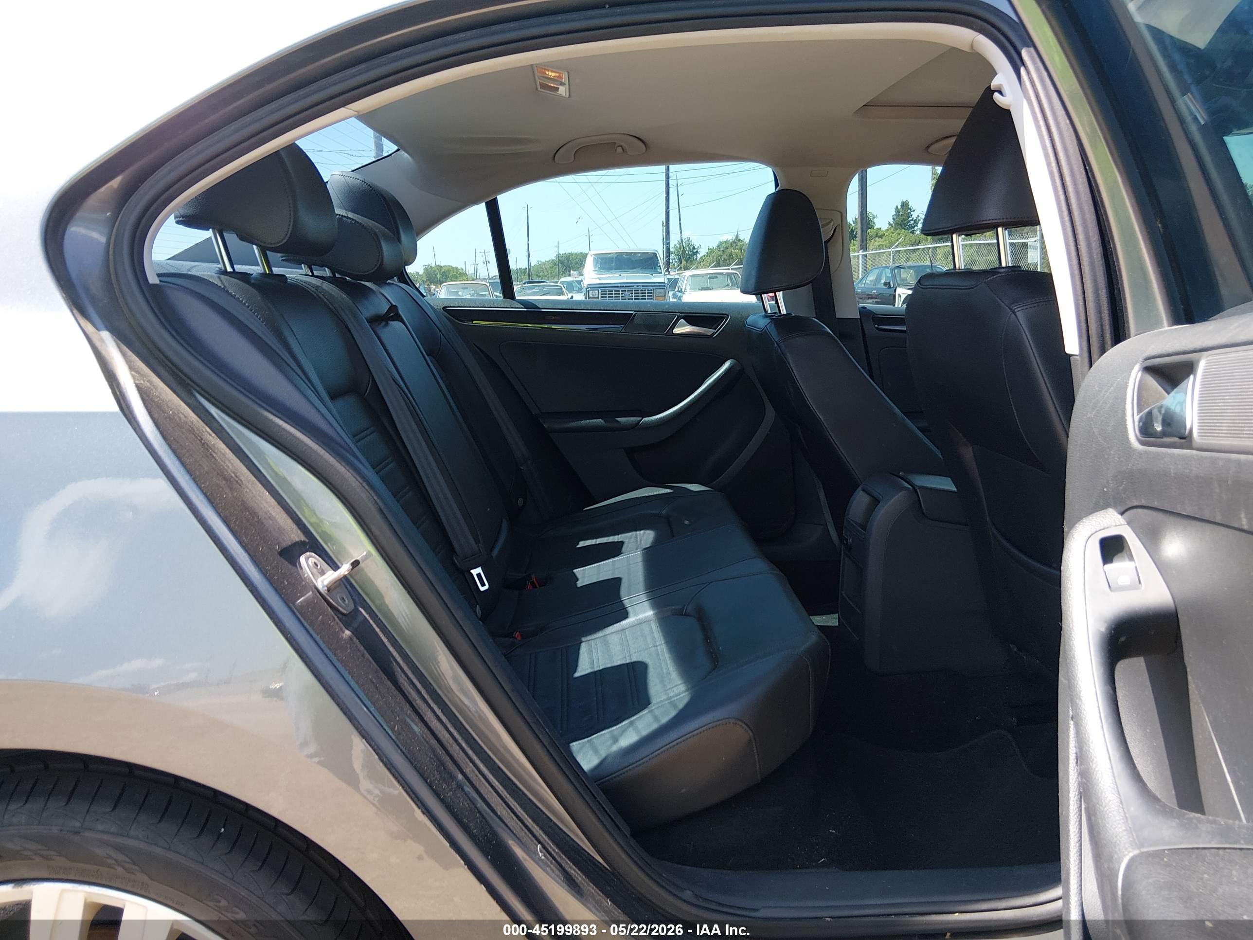 VOLKSWAGEN JETTA image 8