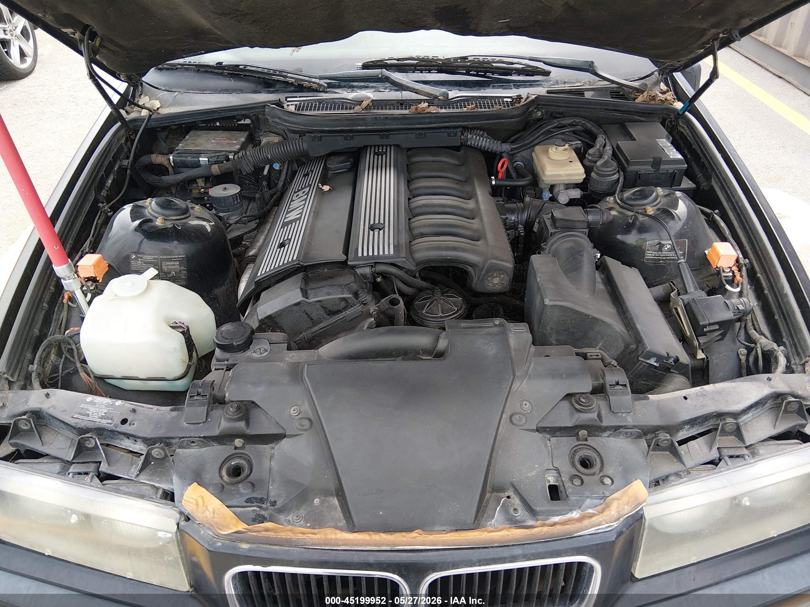 BMW 325 image 10