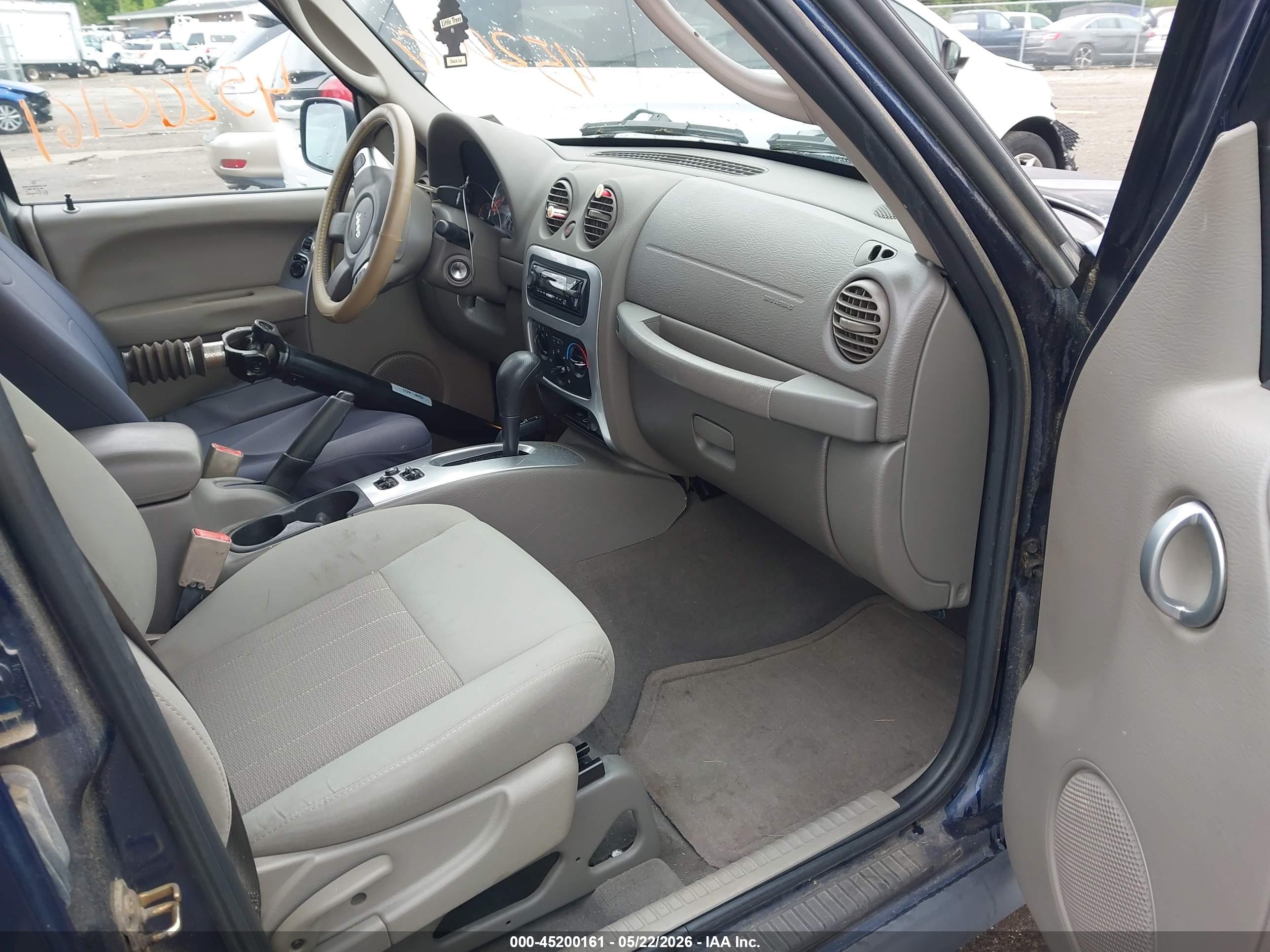 JEEP LIBERTY image 5