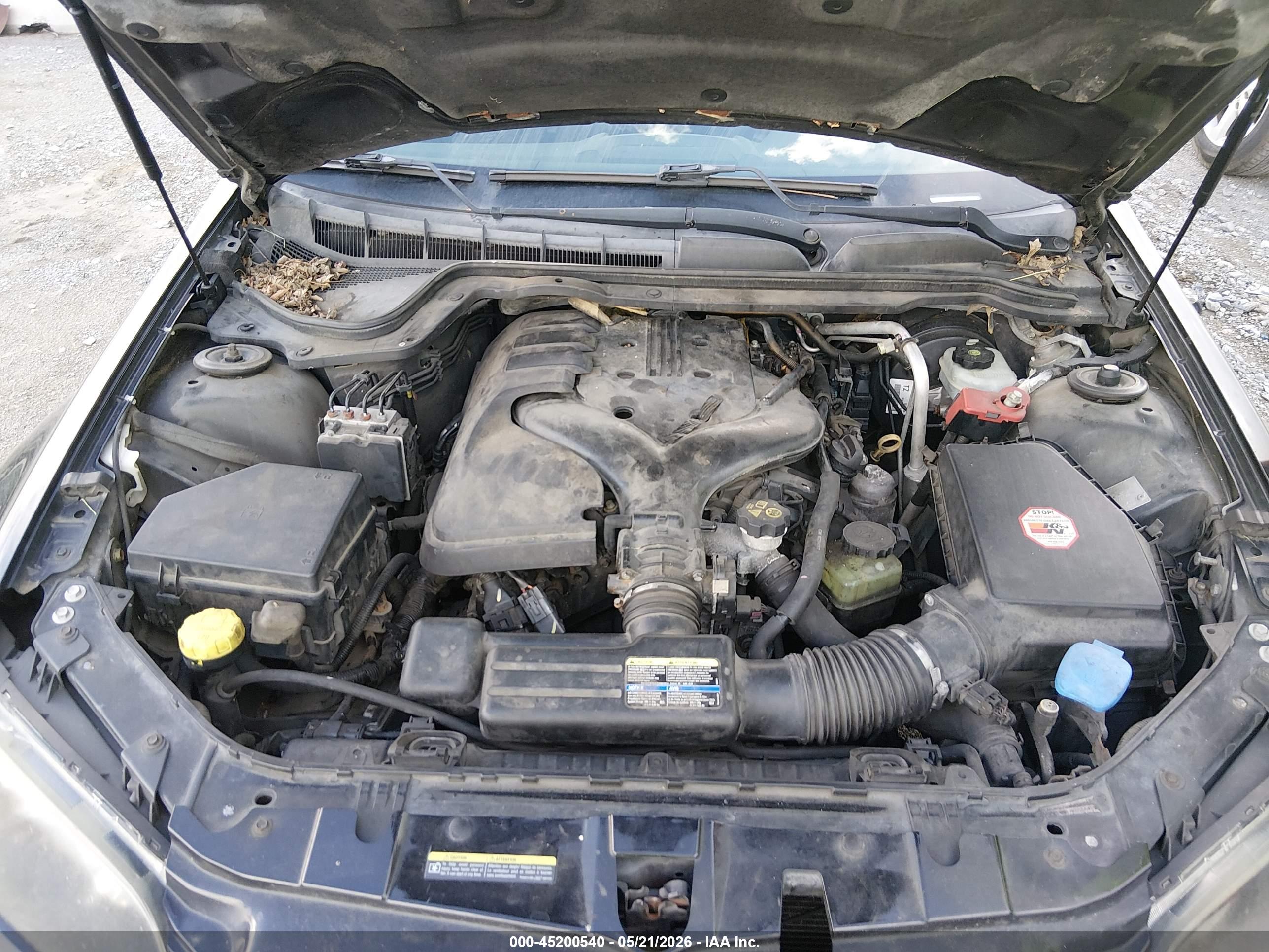 PONTIAC G8 image 10