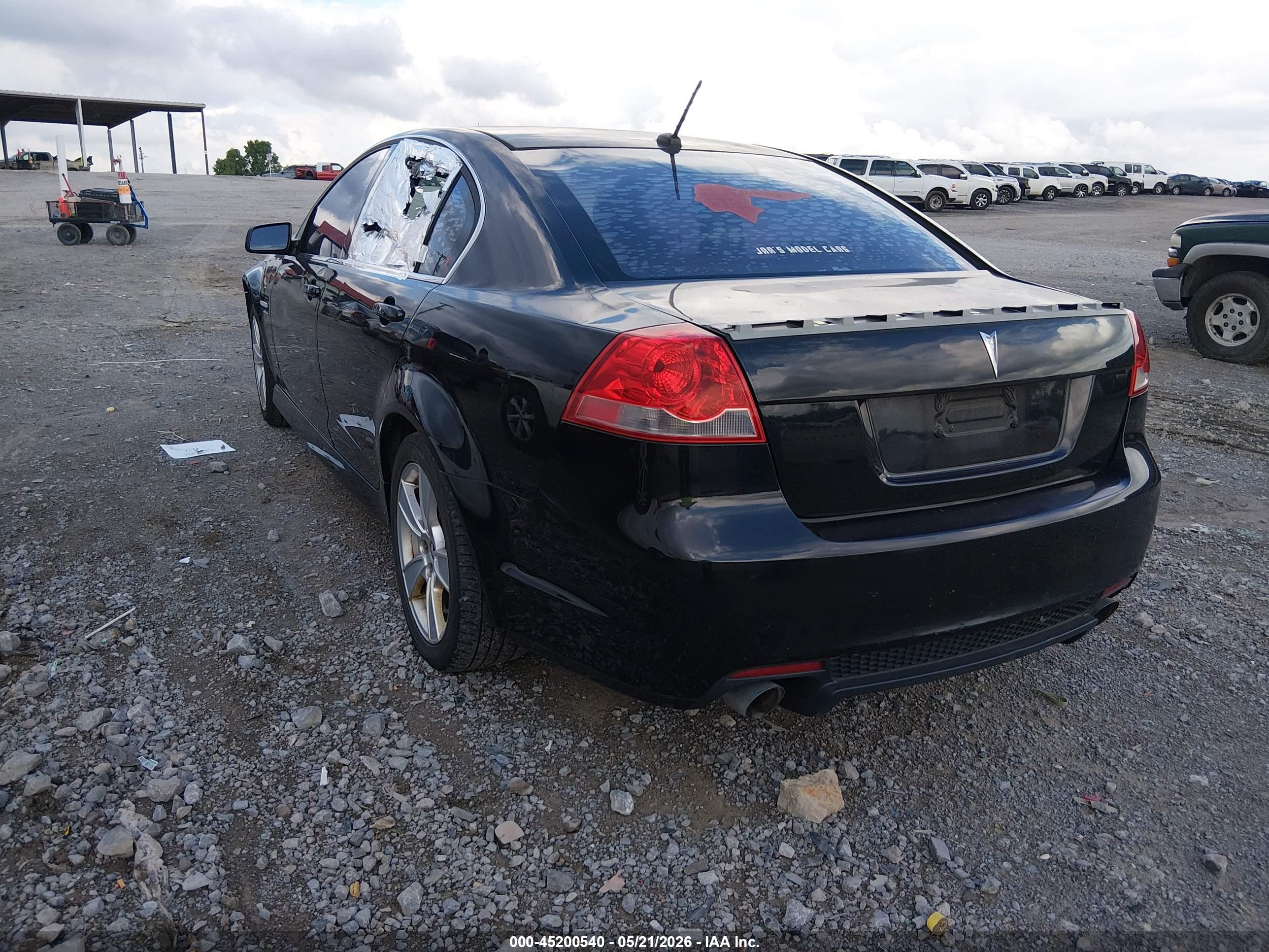 PONTIAC G8 image 3