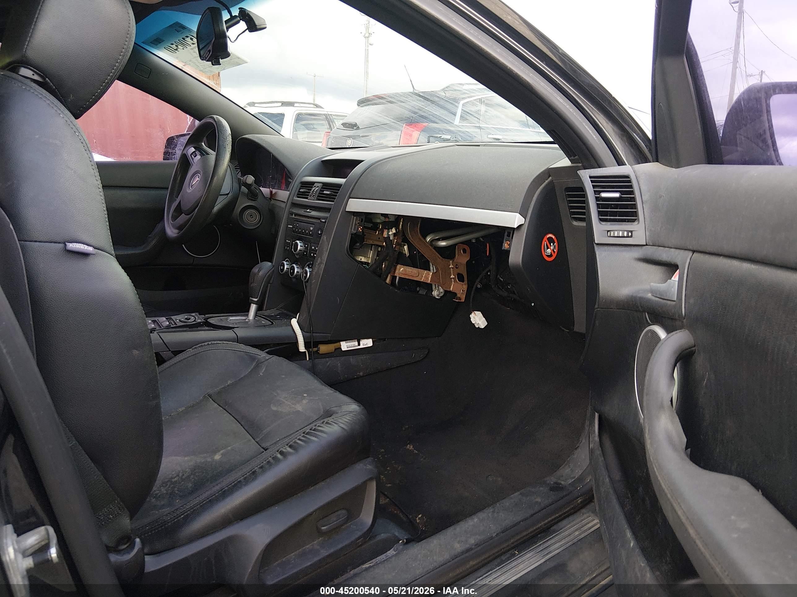 PONTIAC G8 image 5