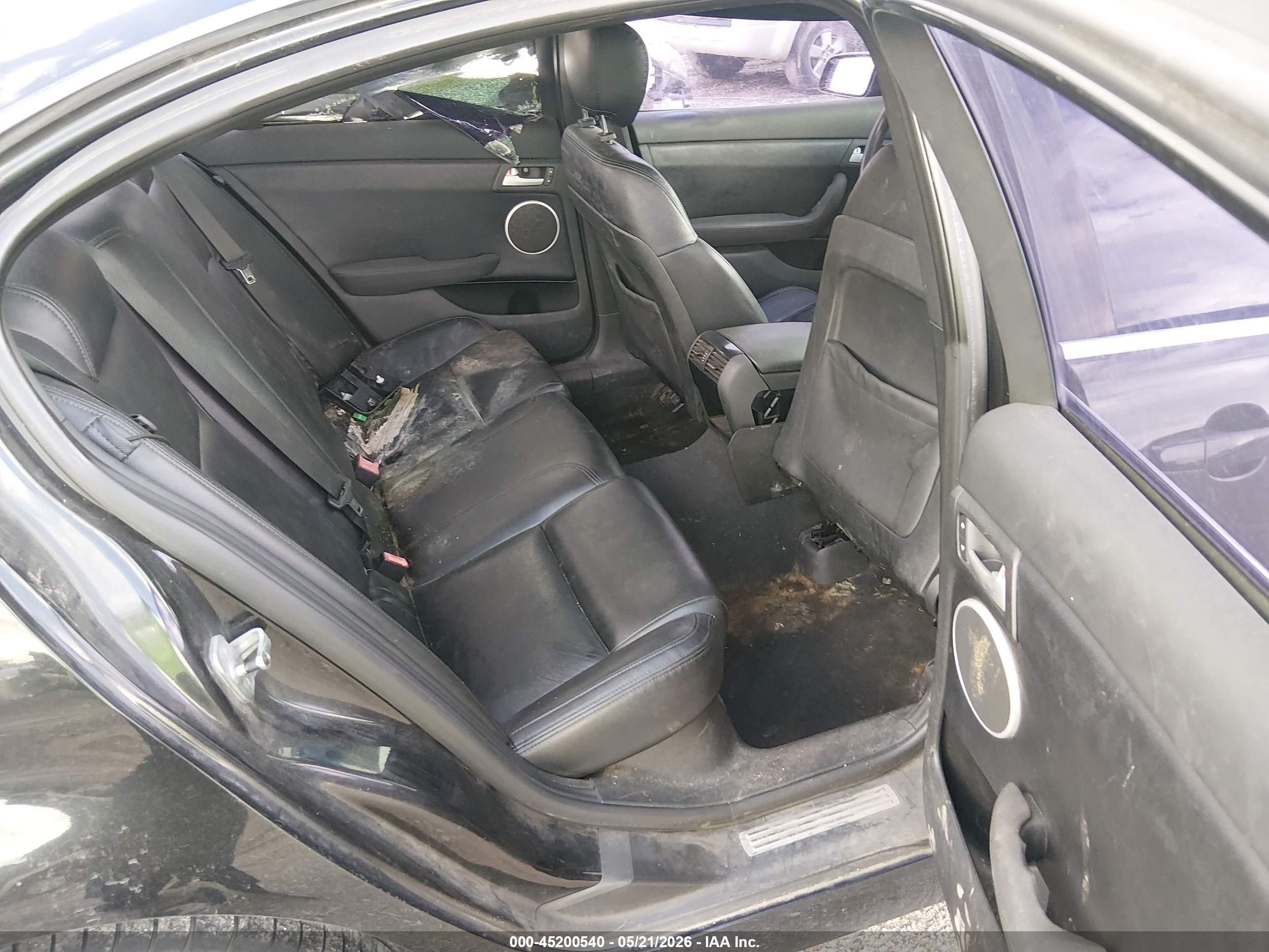 PONTIAC G8 image 8