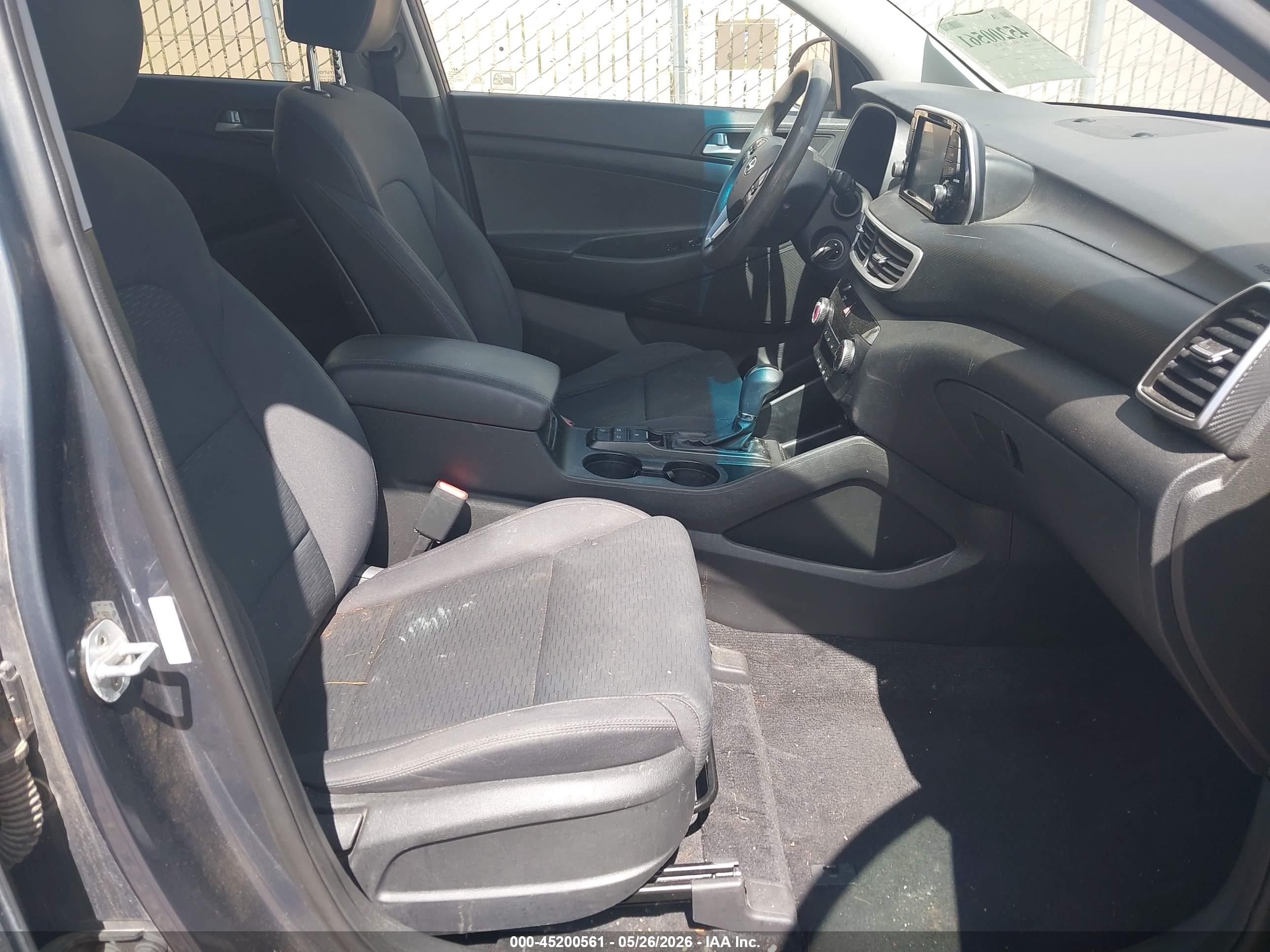 HYUNDAI TUCSON image 5