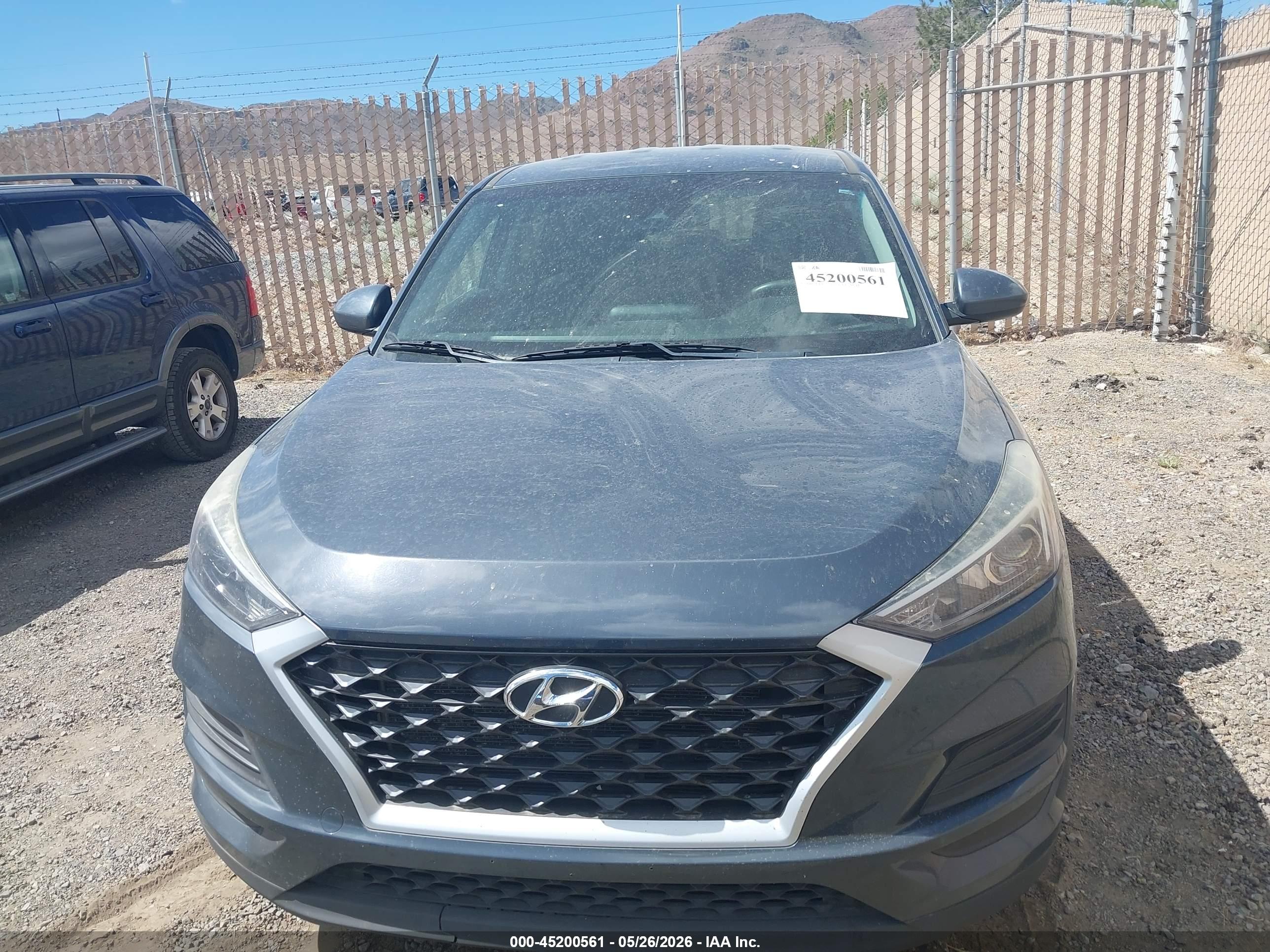 HYUNDAI TUCSON image 6